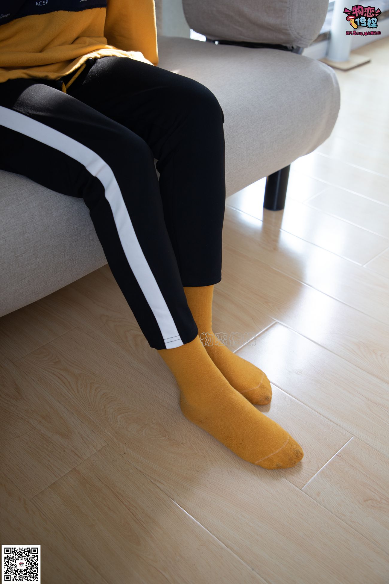 图片[35]-物恋传媒 NO.083 思薇 暖黄色棉袜与马丁靴 [142P] – 速更版-美库
