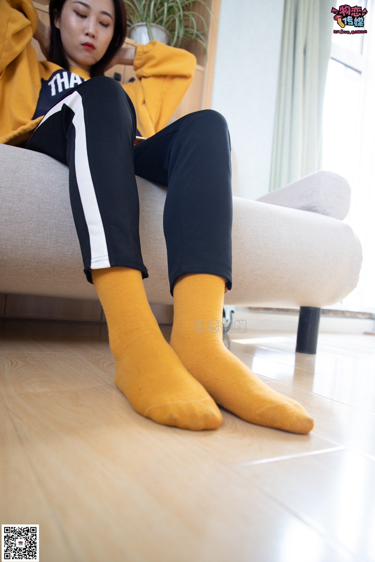 图片[37]-物恋传媒 NO.083 思薇 暖黄色棉袜与马丁靴 [142P] – 速更版-美库