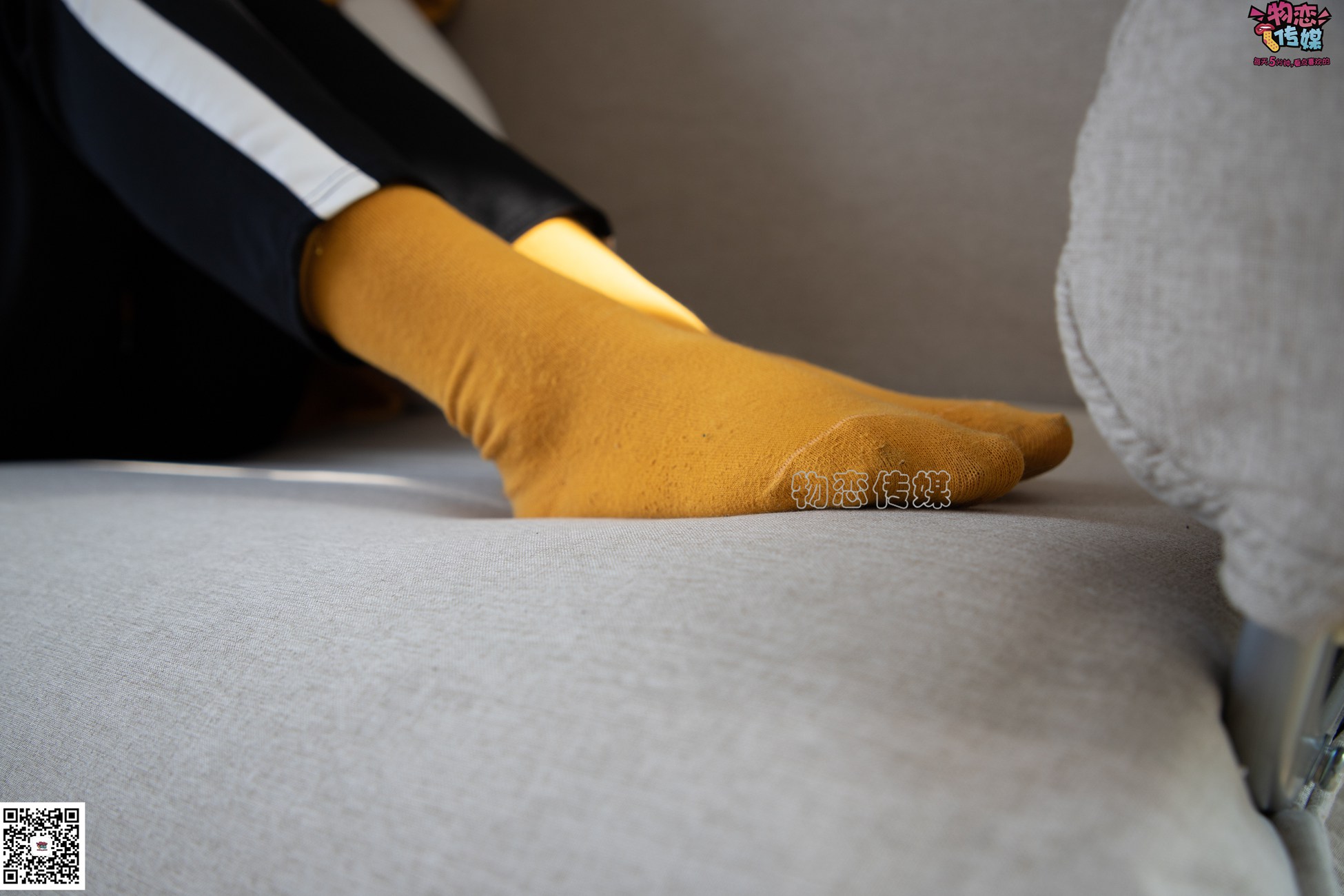 图片[43]-物恋传媒 NO.083 思薇 暖黄色棉袜与马丁靴 [142P] – 速更版-美库