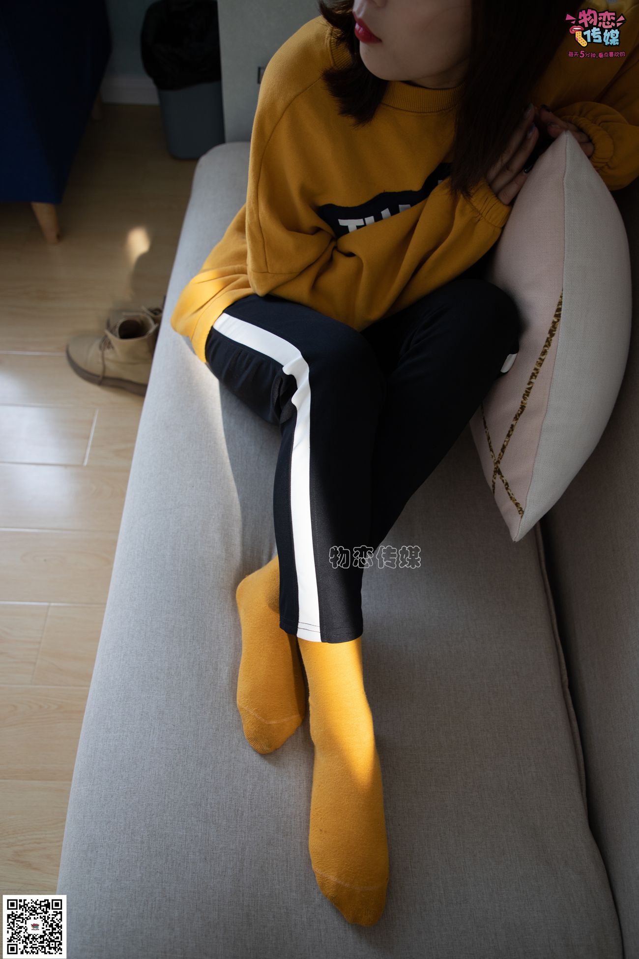 图片[53]-物恋传媒 NO.083 思薇 暖黄色棉袜与马丁靴 [142P] – 速更版-美库