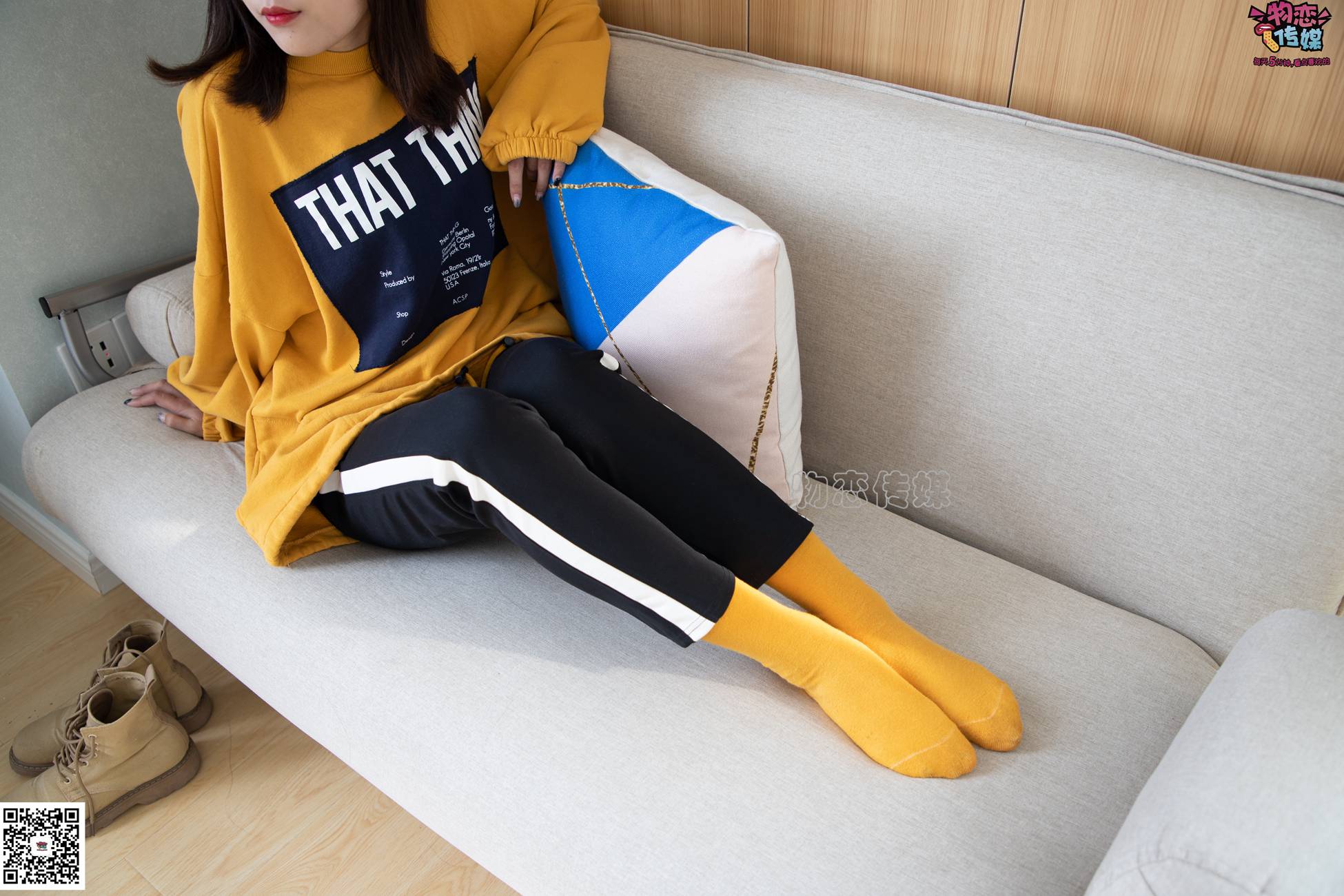 图片[66]-物恋传媒 NO.083 思薇 暖黄色棉袜与马丁靴 [142P] – 速更版-美库