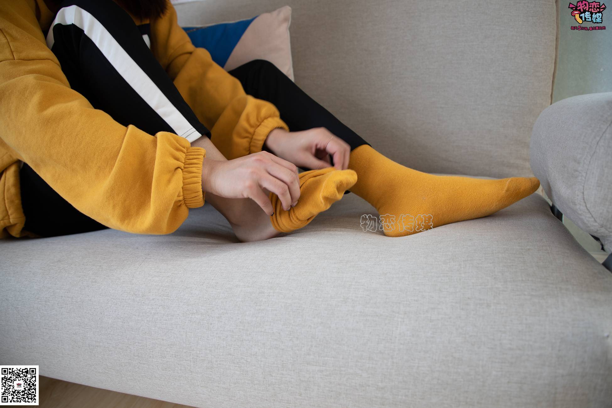 图片[90]-物恋传媒 NO.083 思薇 暖黄色棉袜与马丁靴 [142P] – 速更版-美库