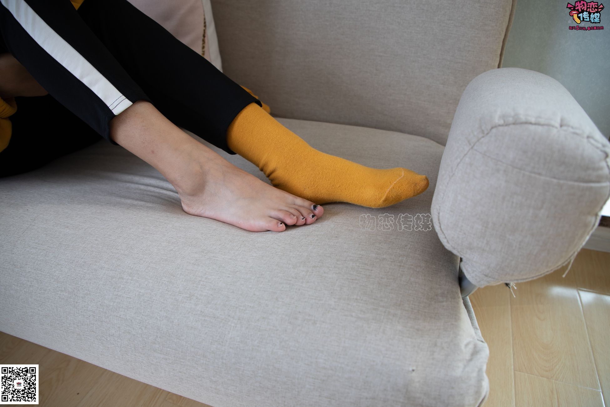 图片[93]-物恋传媒 NO.083 思薇 暖黄色棉袜与马丁靴 [142P] – 速更版-美库