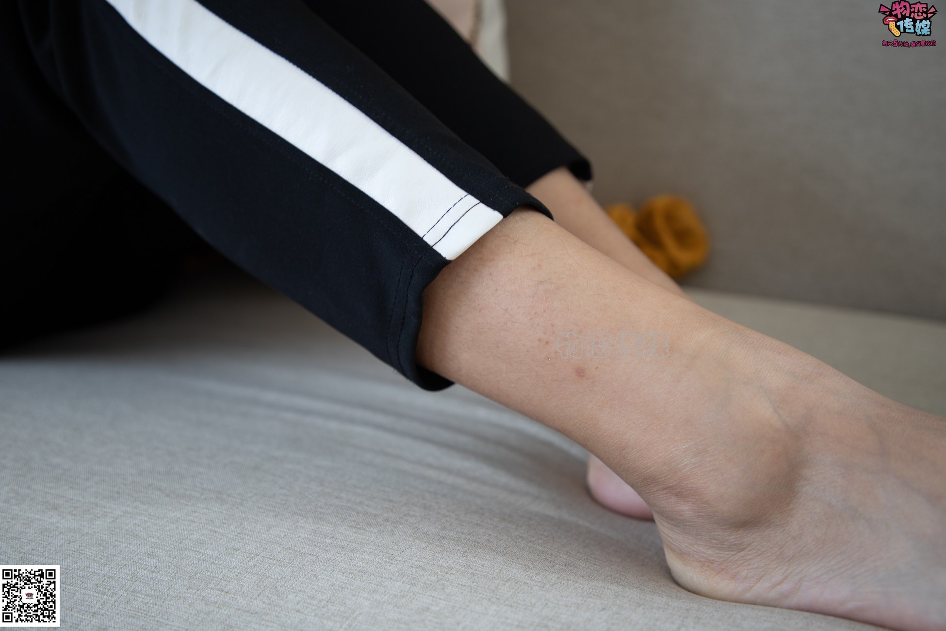 图片[129]-物恋传媒 NO.083 思薇 暖黄色棉袜与马丁靴 [142P] – 速更版-美库