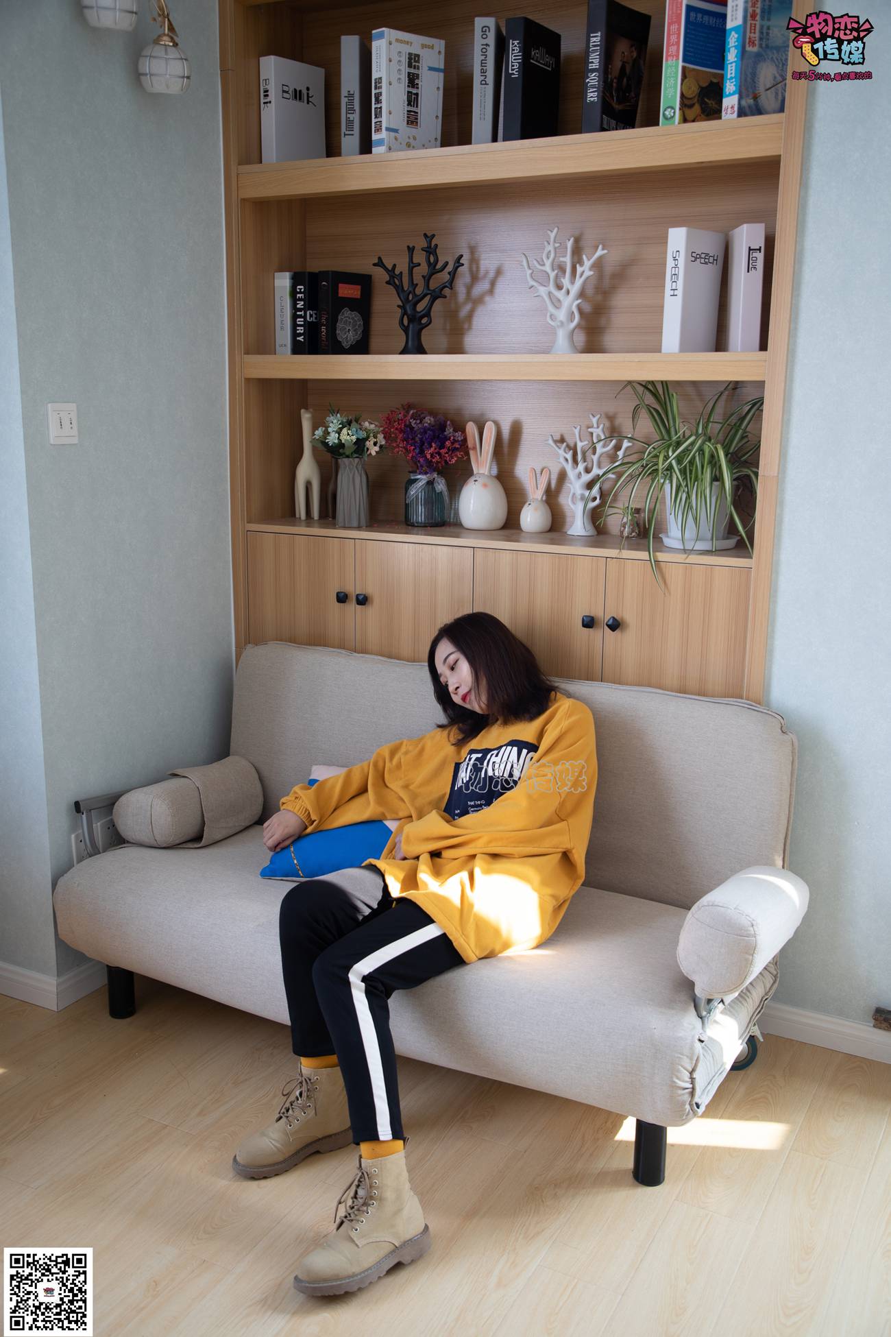 图片[143]-物恋传媒 NO.083 思薇 暖黄色棉袜与马丁靴 [142P] – 速更版-美库