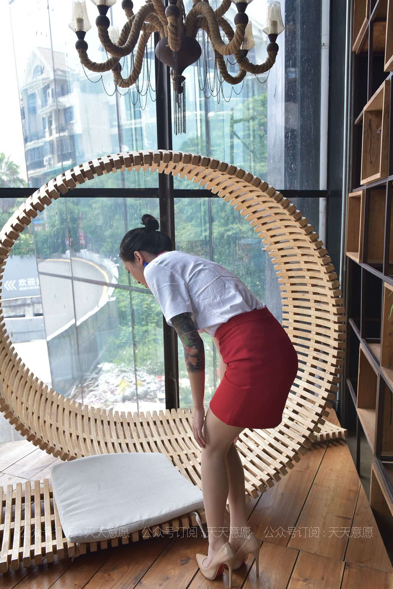 图片[33]-[IESS异思趣向] 耽丝 210514 潇潇的红裙职业装展示 [87P] – 速更版-美库