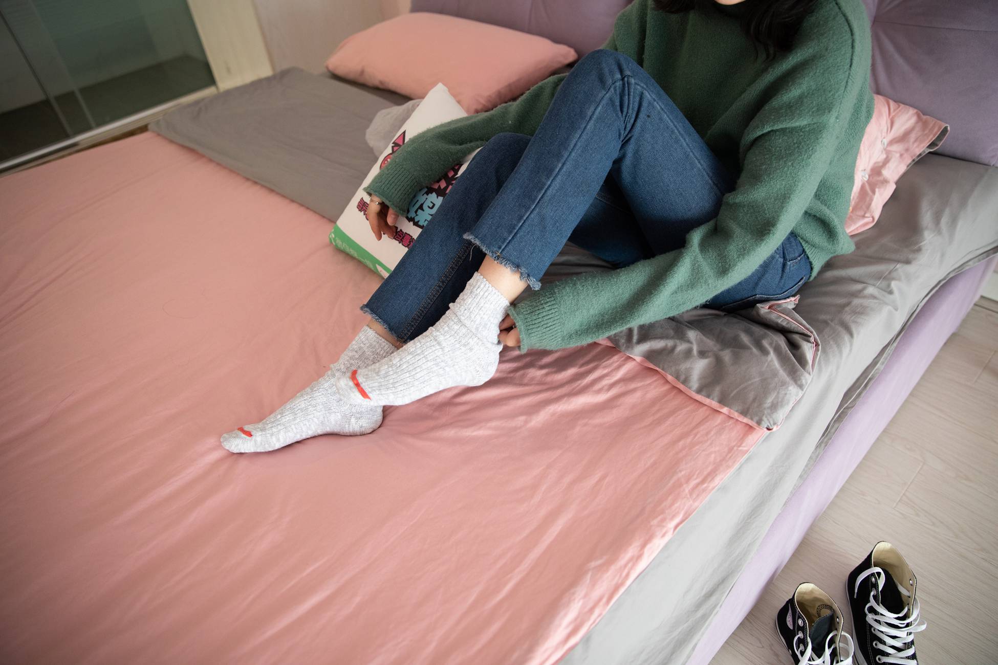 图片[140]-物恋传媒 No.093 落落-喂，放学以后学校对面奶茶店等你 [180P] – 速更版-美库