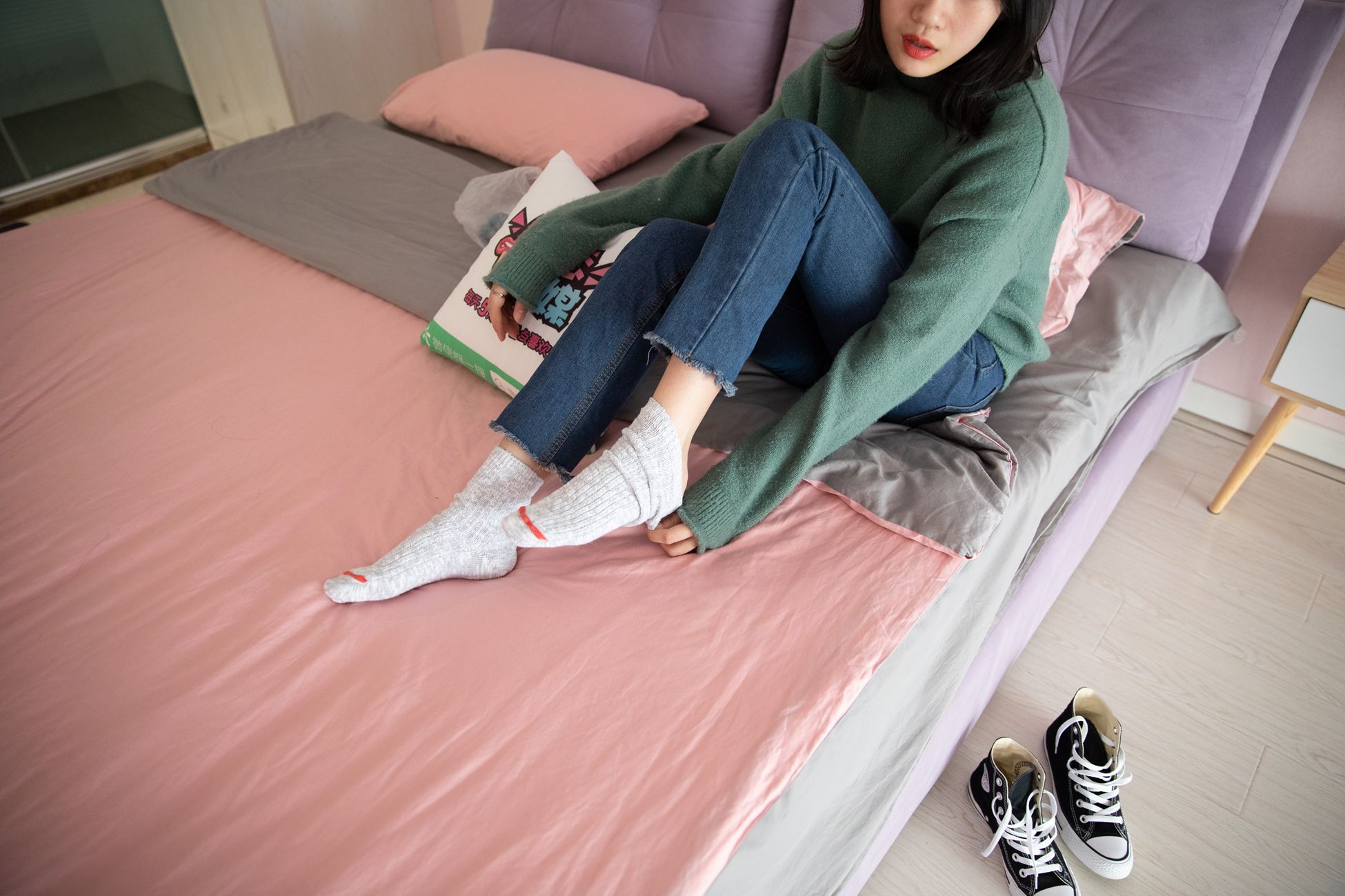 图片[142]-物恋传媒 No.093 落落-喂，放学以后学校对面奶茶店等你 [180P] – 速更版-美库