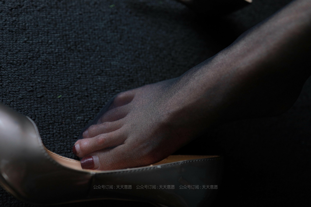 图片[12]-[IESS异思趣向] 2021.05.13 丝享家 802：羽西《沙发上的黑丝》[90P] – 速更版-美库