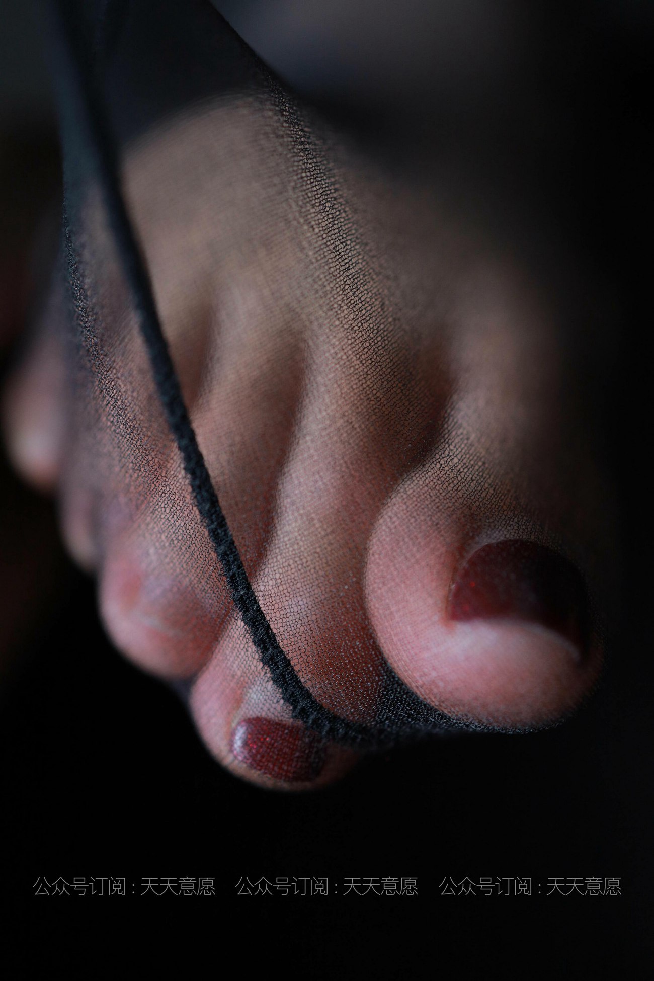 图片[40]-[IESS异思趣向] 2021.05.13 丝享家 802：羽西《沙发上的黑丝》[90P] – 速更版-美库