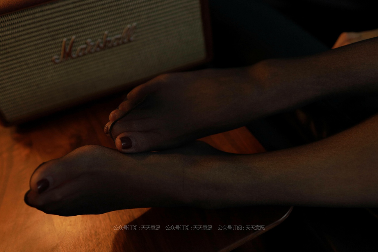 图片[71]-[IESS异思趣向] 2021.05.13 丝享家 802：羽西《沙发上的黑丝》[90P] – 速更版-美库