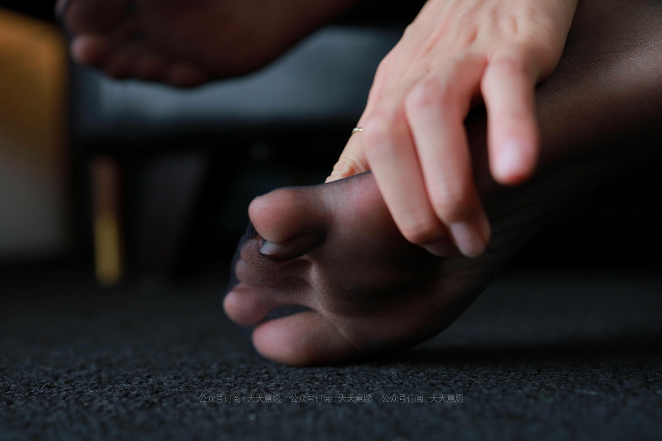 图片[74]-[IESS异思趣向] 2021.05.13 丝享家 802：羽西《沙发上的黑丝》[90P] – 速更版-美库