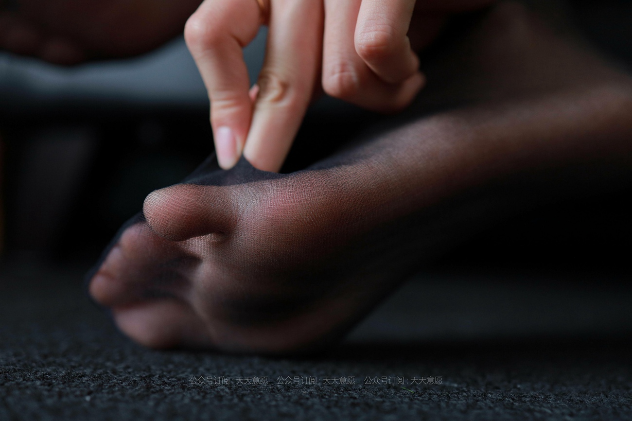 图片[78]-[IESS异思趣向] 2021.05.13 丝享家 802：羽西《沙发上的黑丝》[90P] – 速更版-美库