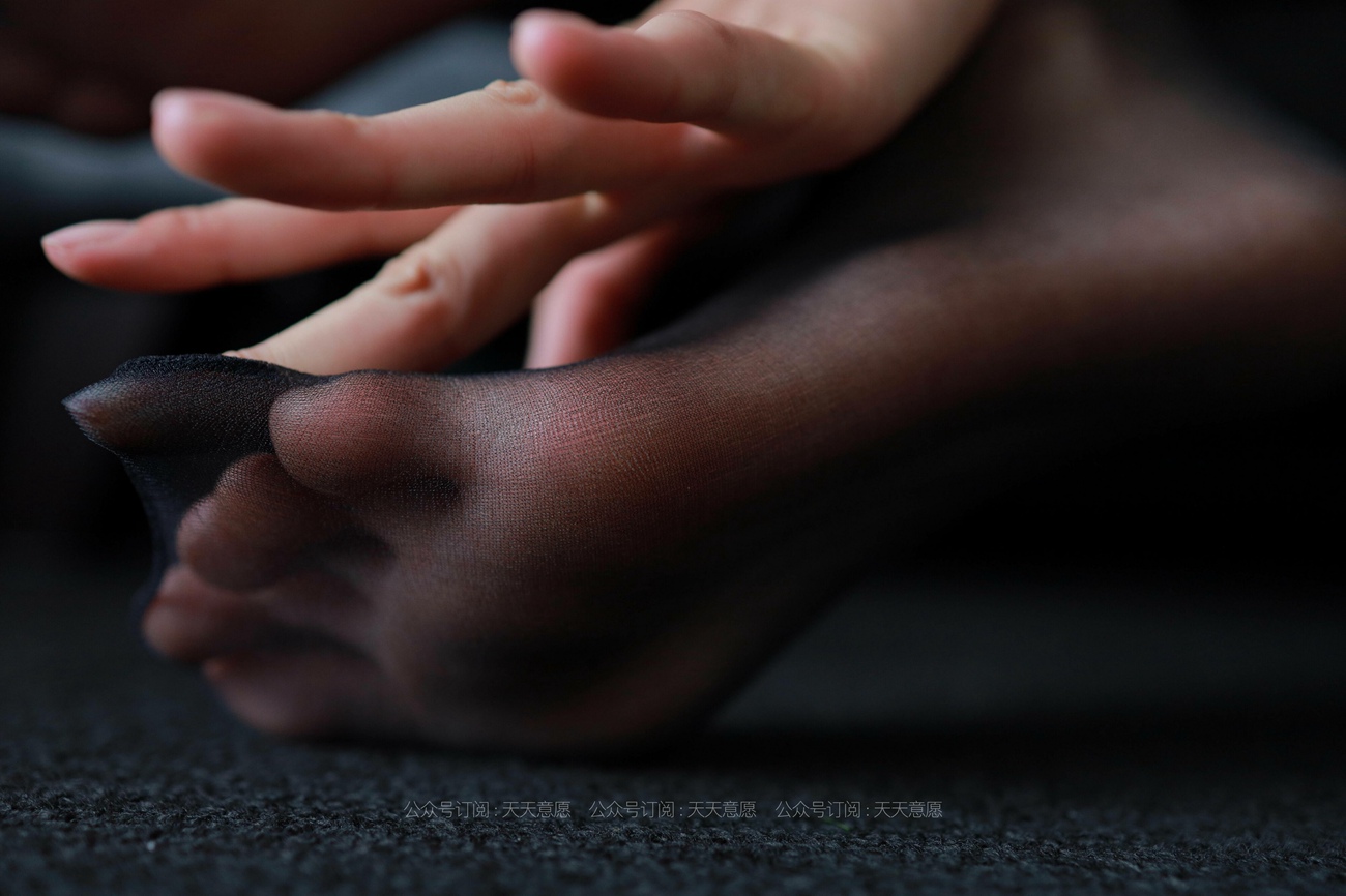 图片[81]-[IESS异思趣向] 2021.05.13 丝享家 802：羽西《沙发上的黑丝》[90P] – 速更版-美库