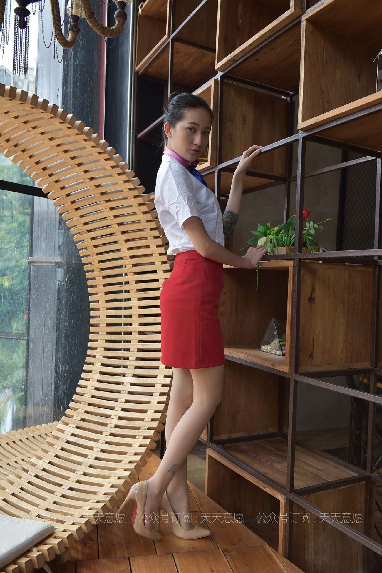 图片[46]-[IESS异思趣向] 2021.05.14 丝享家 803：潇潇《红裙职业装展示》[88P] – 速更版-美库