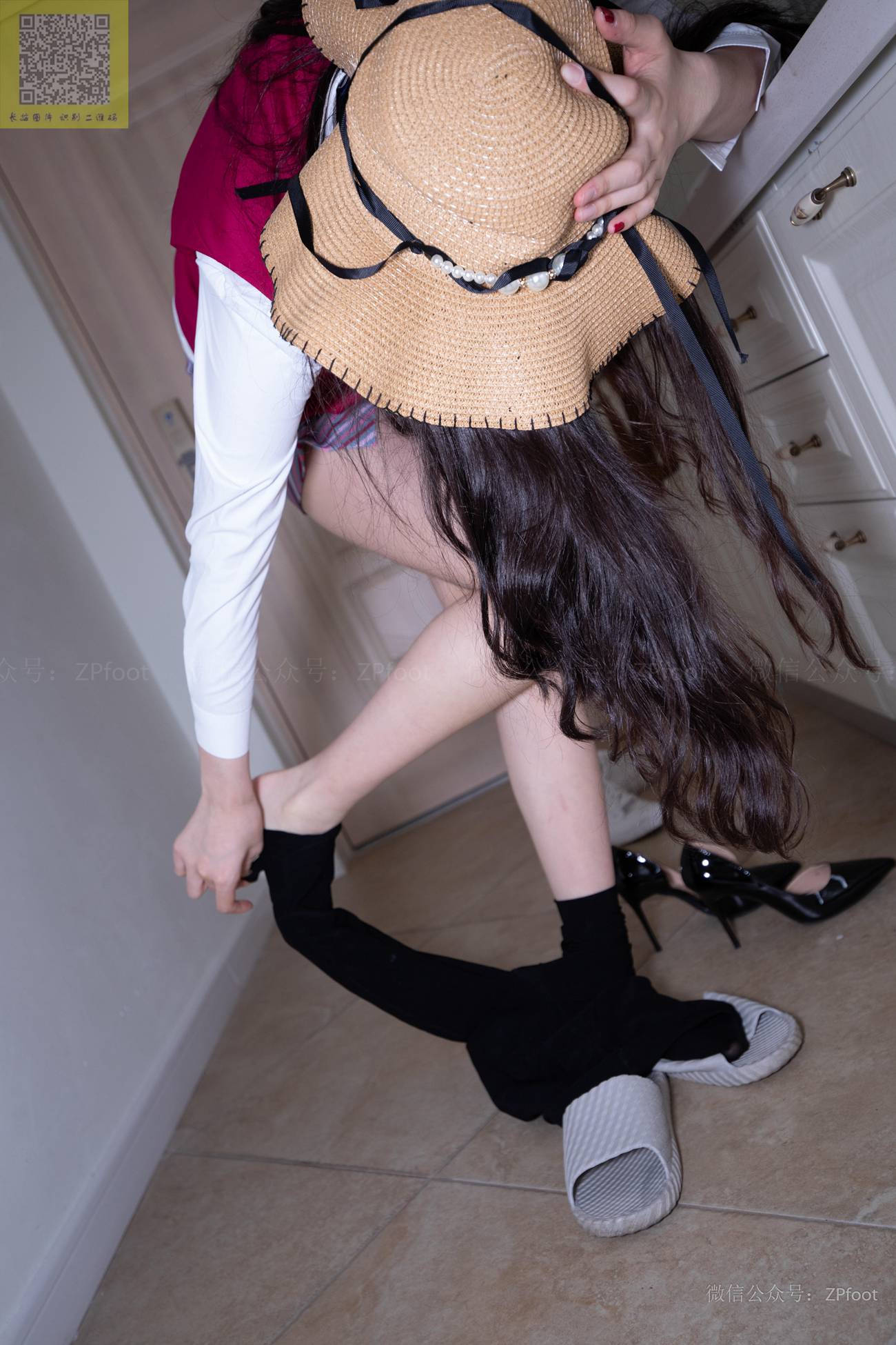 图片[16]-[LSS山茶摄影] NO.303 酸奶掉在丝袜上 [99P] – 速更版-美库