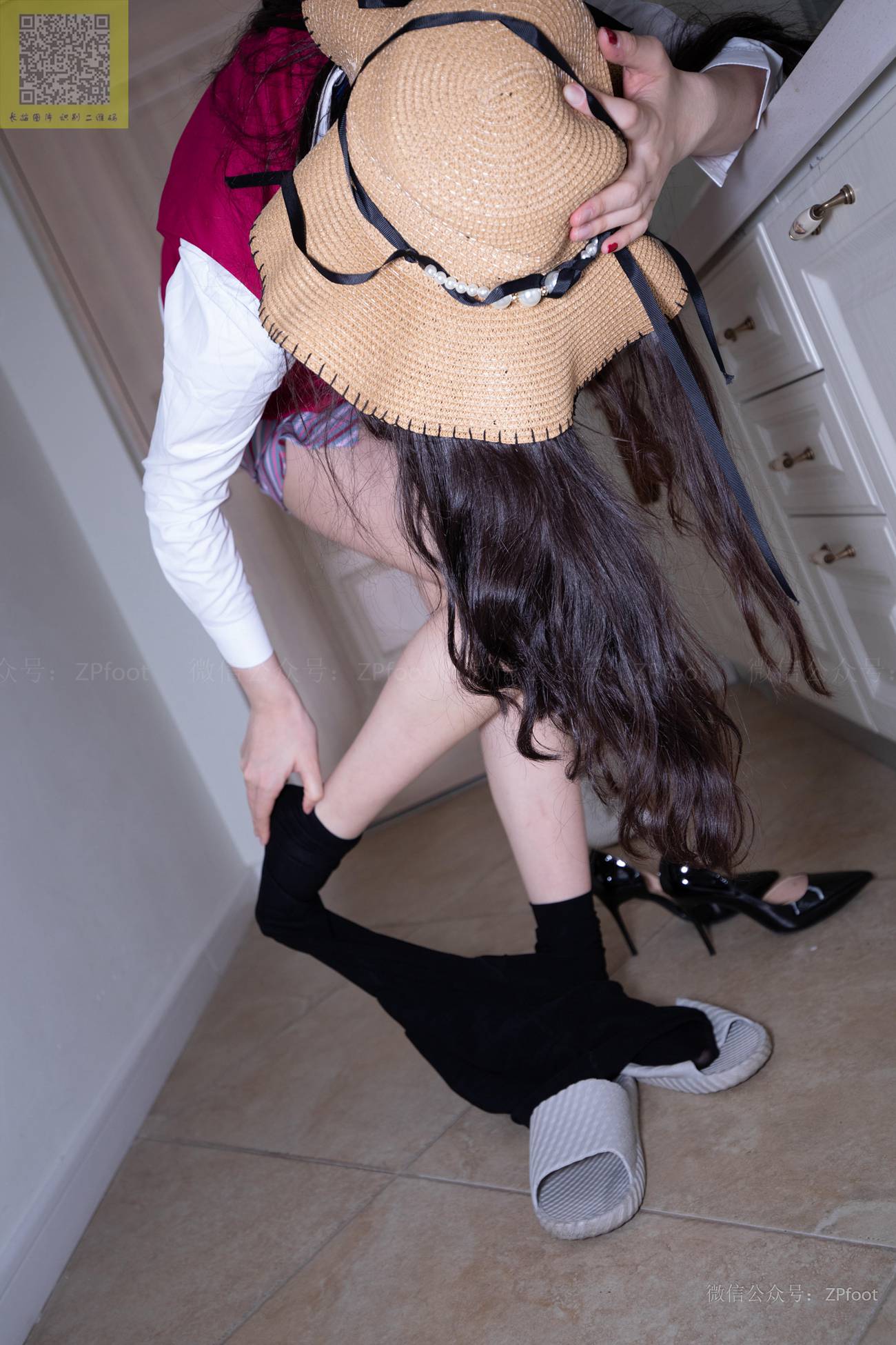 图片[17]-[LSS山茶摄影] NO.303 酸奶掉在丝袜上 [99P] – 速更版-美库