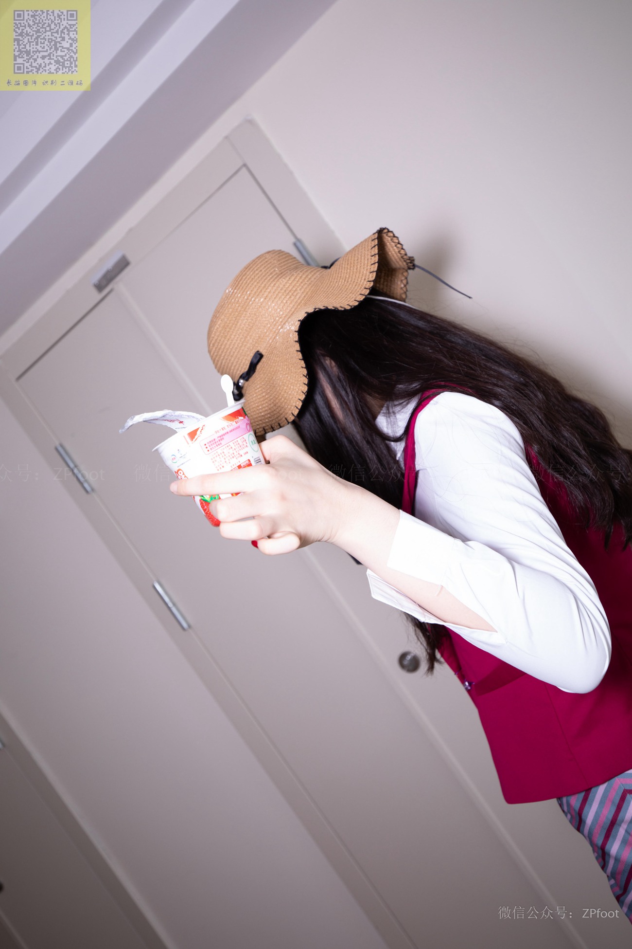 图片[61]-[LSS山茶摄影] NO.303 酸奶掉在丝袜上 [99P] – 速更版-美库