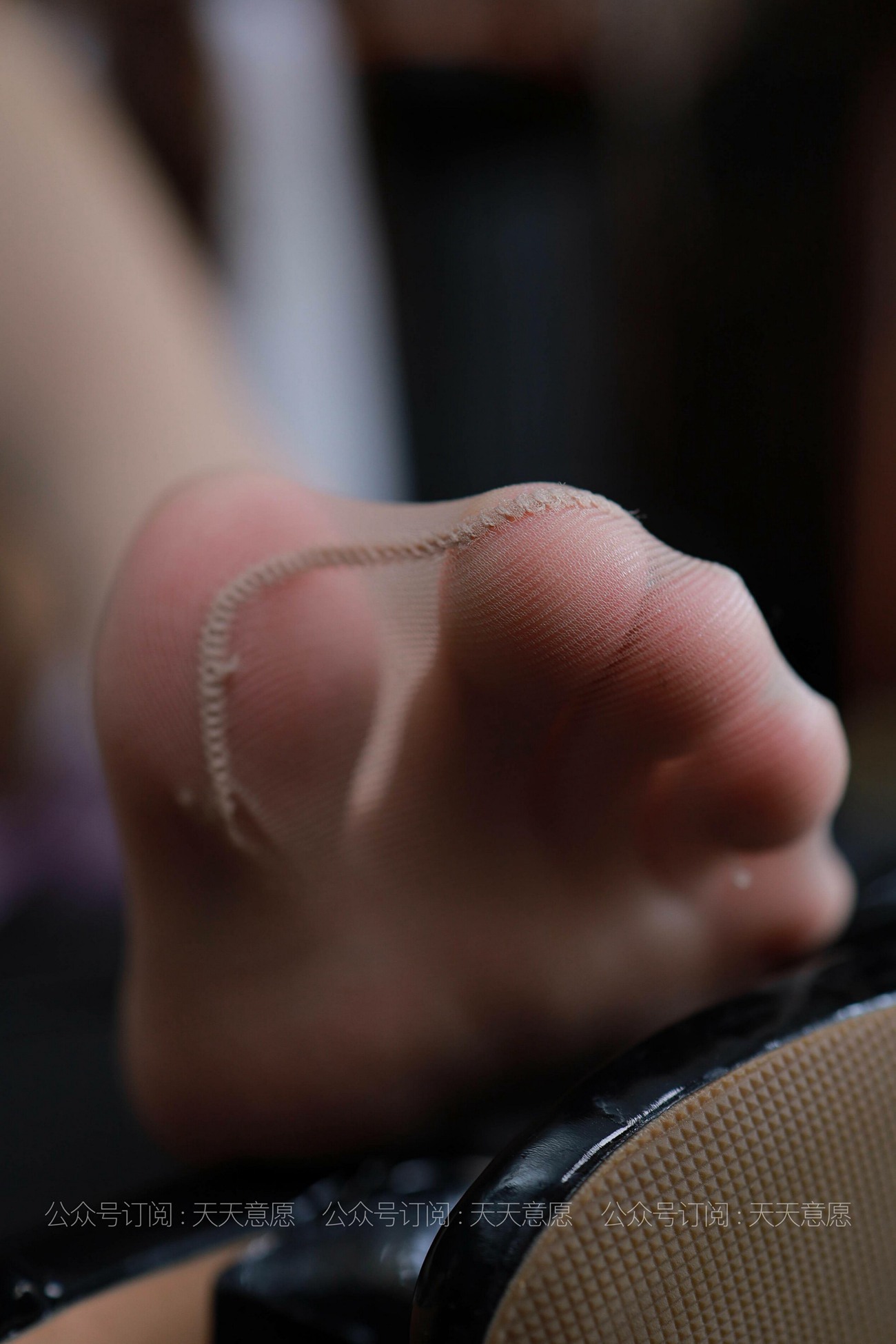 图片[19]-[IESS异思趣向] 2021.05.21 丝享家 810：肉肉《桌底下的至服》[84P] – 速更版-美库