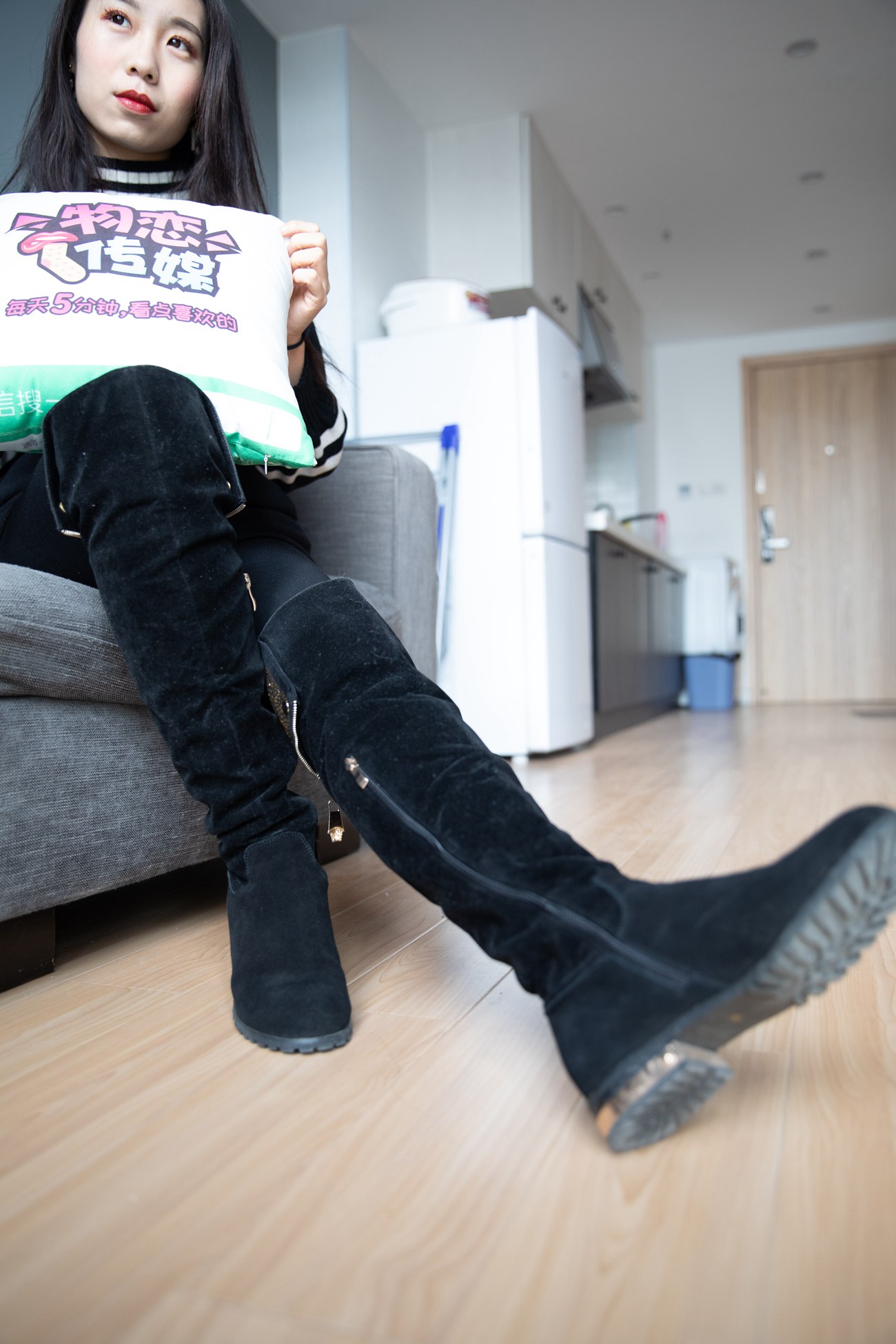 图片[80]-勿恋传媒 No.100 璐璐-小舒淇的冷与姓感黑丝 [99P] – 速更版-美库