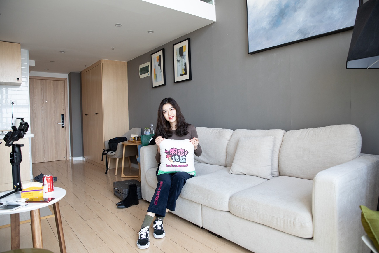 图片[148]-[物恋传媒] NO.099 佳琪-可御可萌-浪漫红唇的温柔 [149P] – 速更版-美库