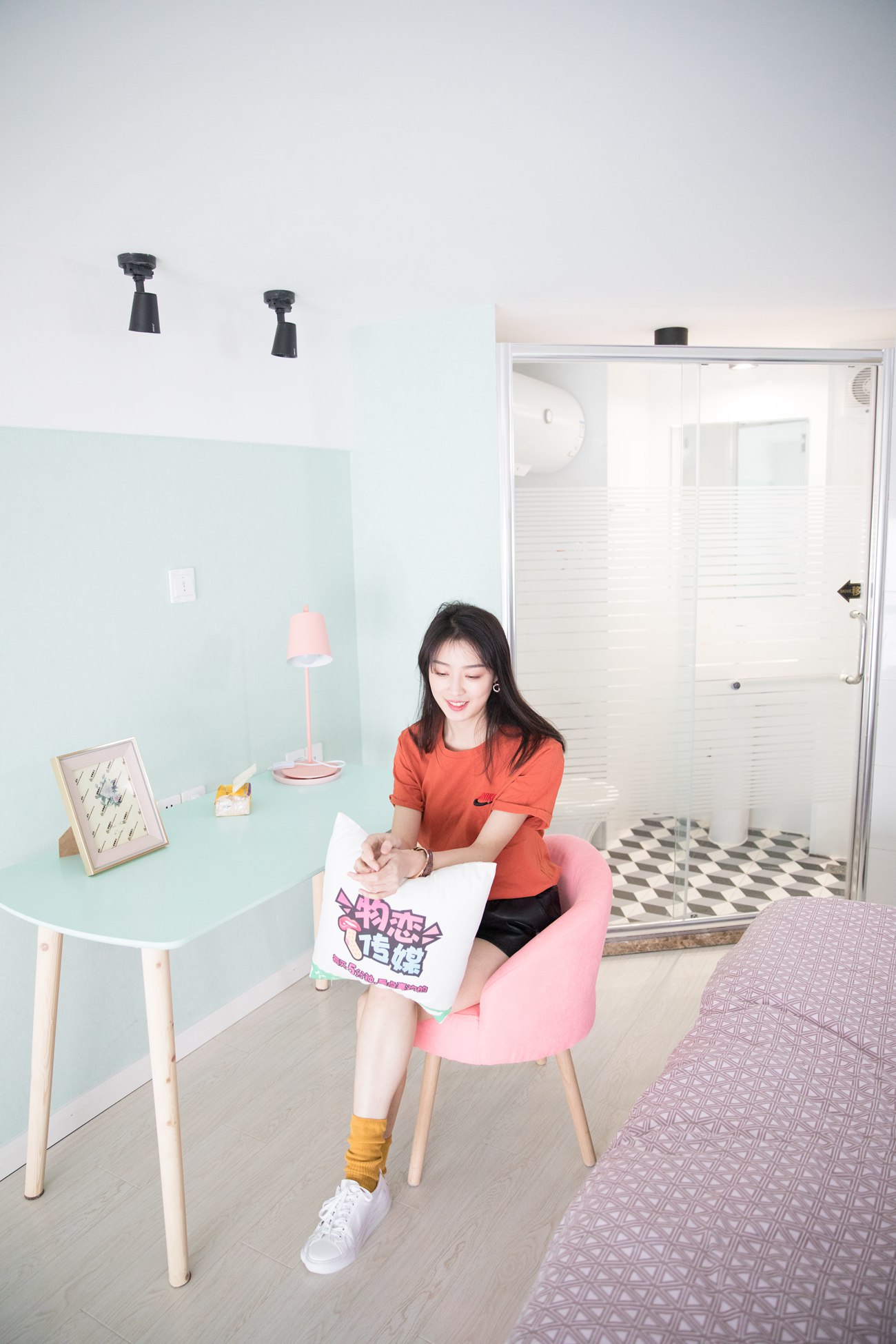 图片[158]-勿恋传媒 No.104 心怡-爱像一道光，如此美妙 [158P] – 速更版-美库