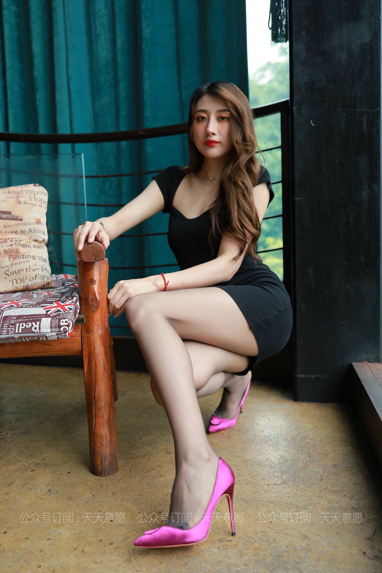 图片[10]-[IESS异思趣向] 耽丝 210528 夏夏的超长腿配黑丝 [83P] – 速更版-美库