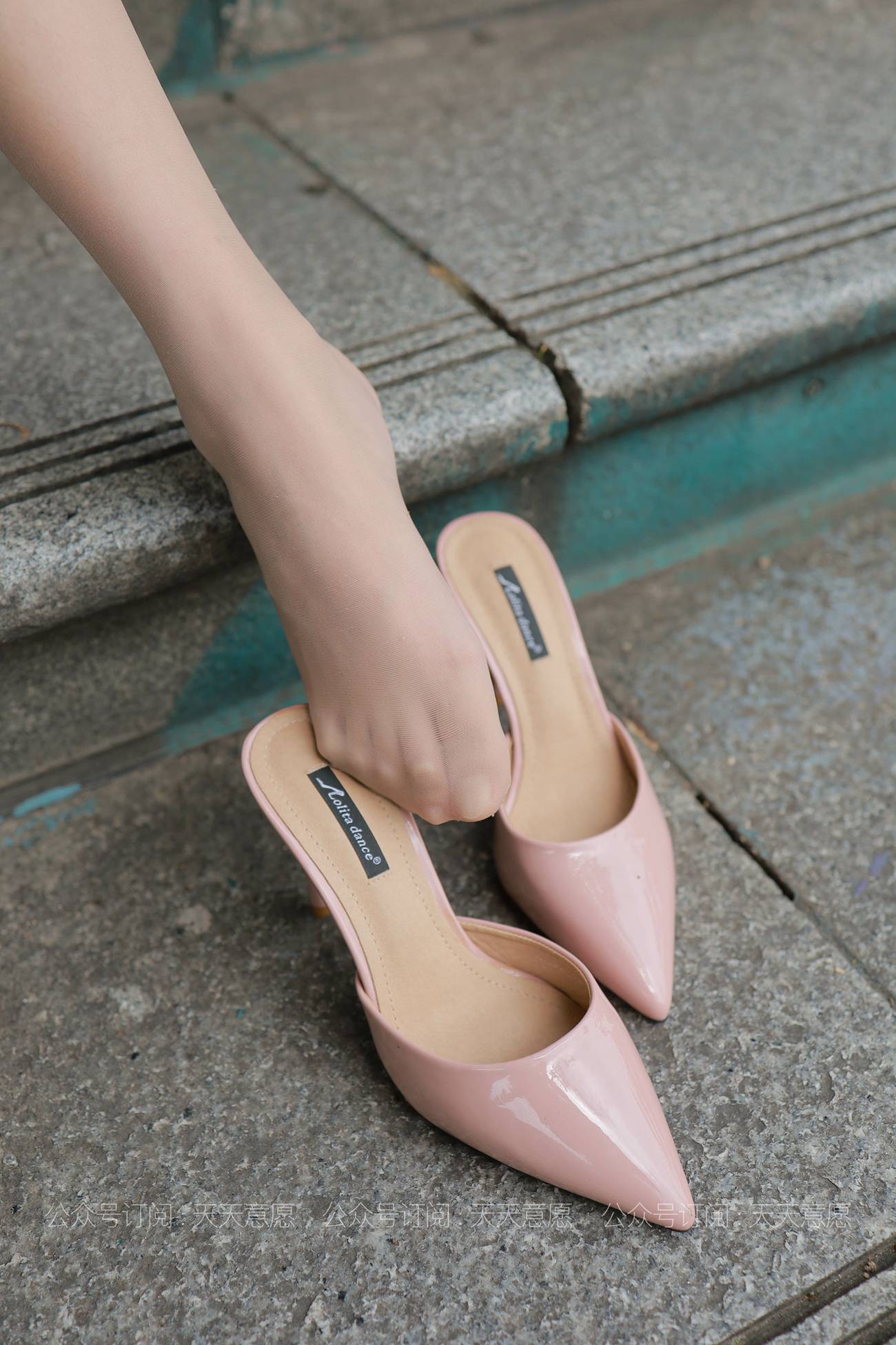 图片[18]-[IESS异思趣向] 耽丝 210531 阶梯上的美女 婉苹 [91P] – 速更版-美库