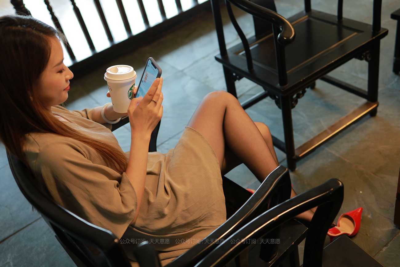 图片[22]-[IESS异思趣向] 耽丝 210611 小婕的迷人红高跟 [90P] – 速更版-美库