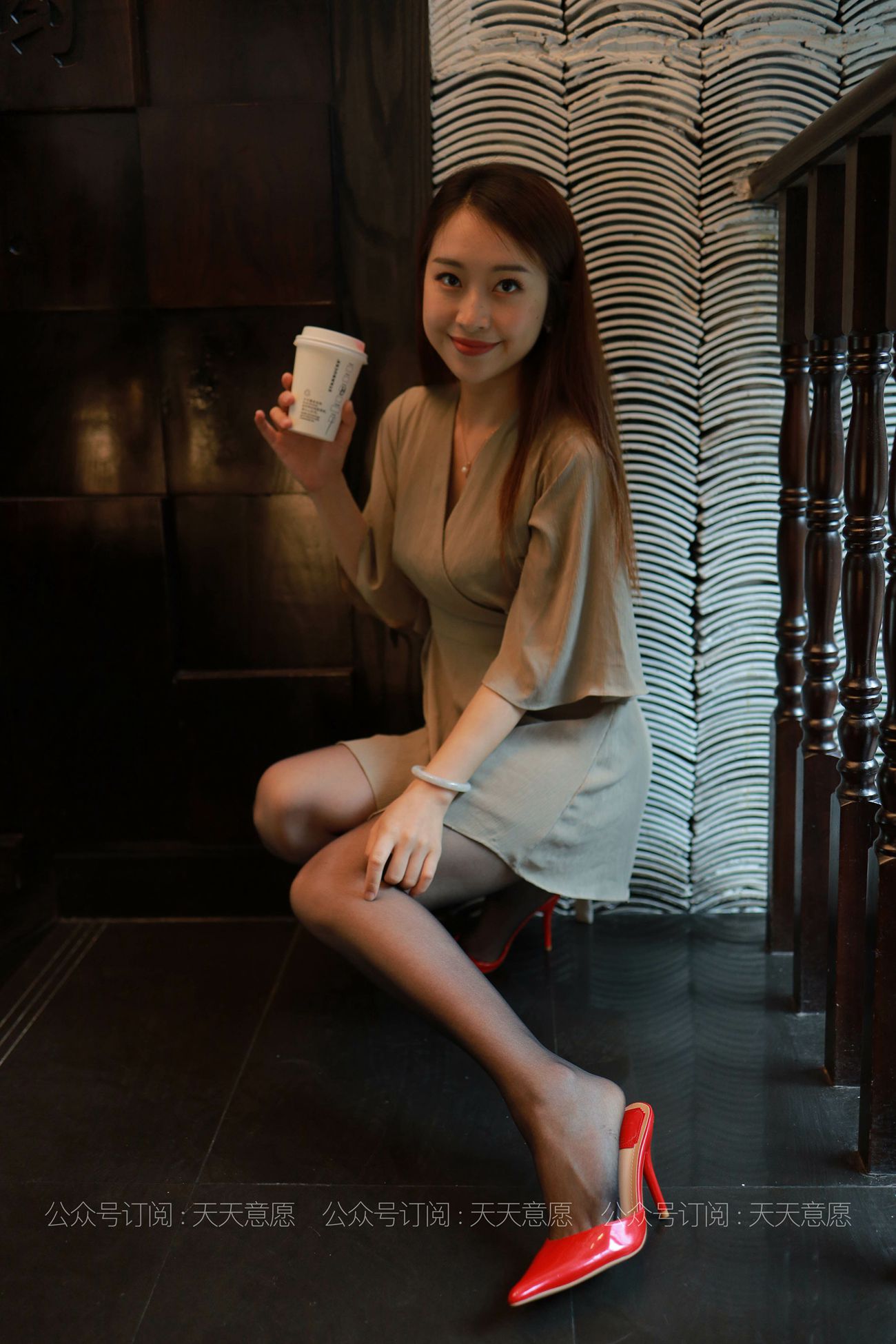 图片[61]-[IESS异思趣向] 耽丝 210611 小婕的迷人红高跟 [90P] – 速更版-美库