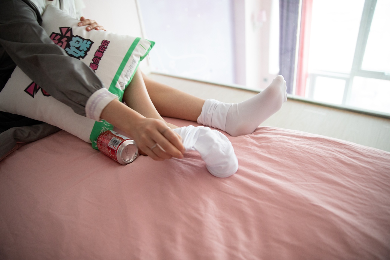 图片[28]-勿恋传媒 No.112 落落-荷叶边加白丝 [116P] – 速更版-美库