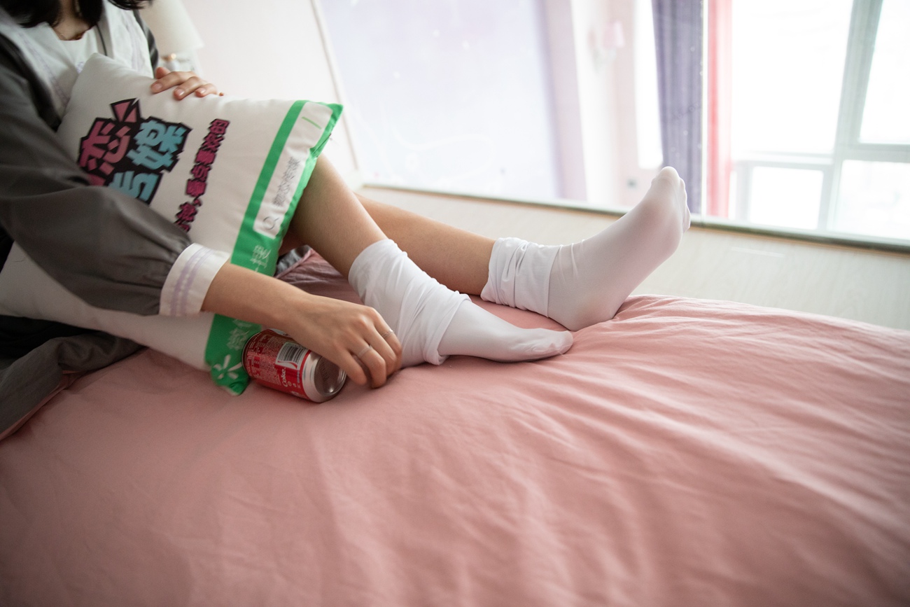 图片[30]-勿恋传媒 No.112 落落-荷叶边加白丝 [116P] – 速更版-美库