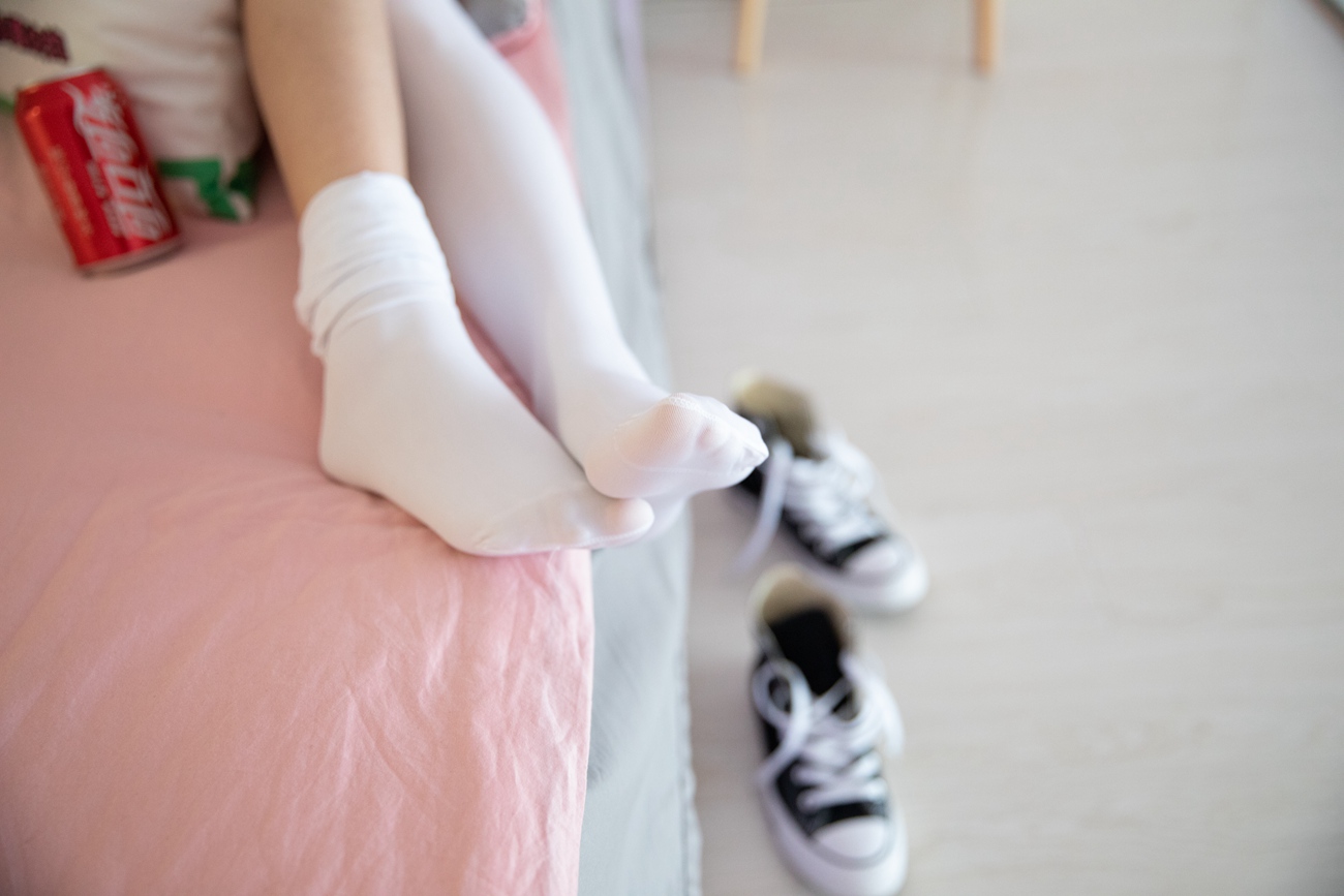 图片[43]-勿恋传媒 No.112 落落-荷叶边加白丝 [116P] – 速更版-美库