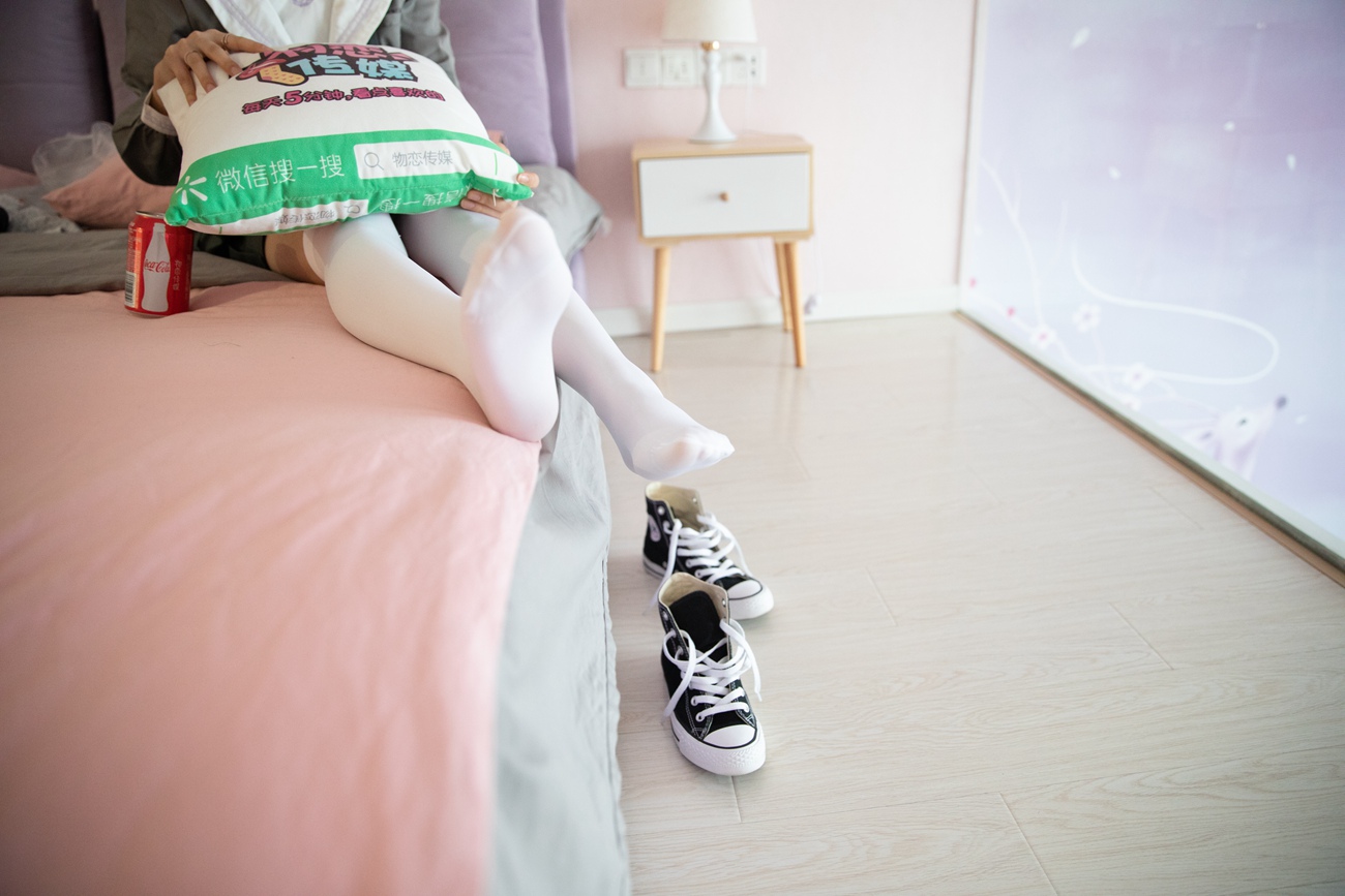 图片[50]-勿恋传媒 No.112 落落-荷叶边加白丝 [116P] – 速更版-美库