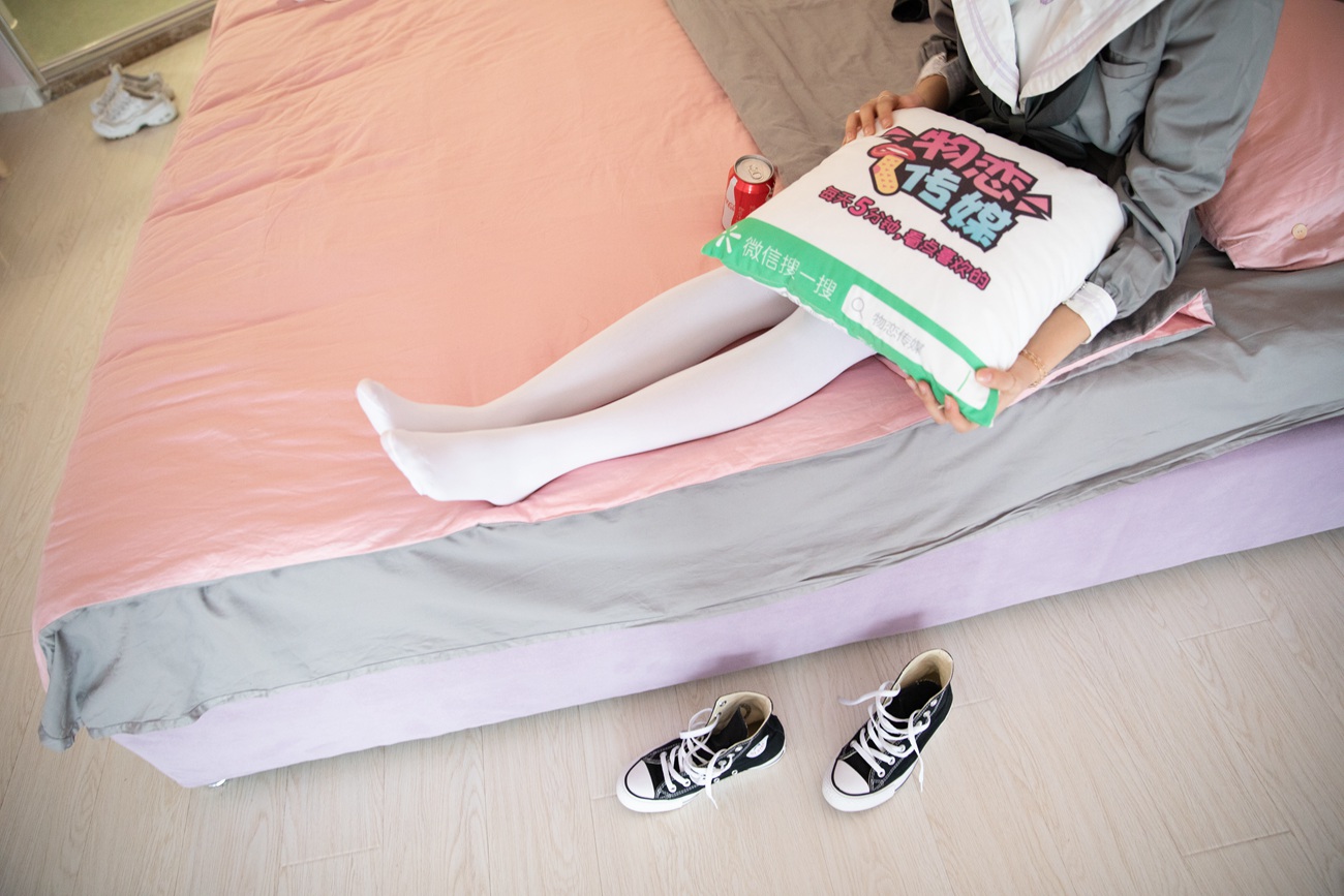 图片[66]-勿恋传媒 No.112 落落-荷叶边加白丝 [116P] – 速更版-美库