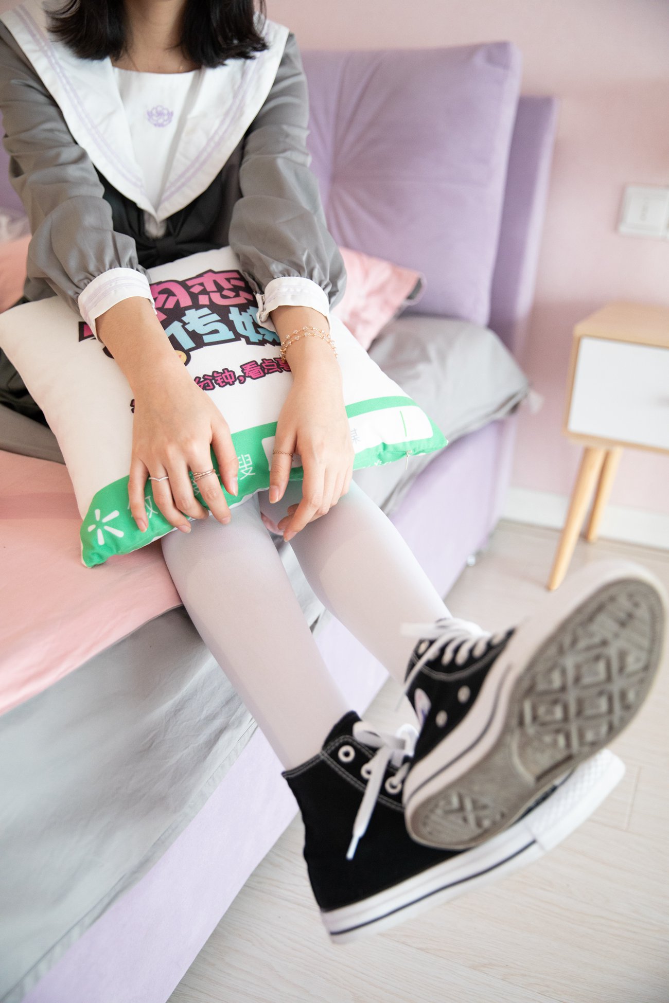 图片[88]-勿恋传媒 No.112 落落-荷叶边加白丝 [116P] – 速更版-美库