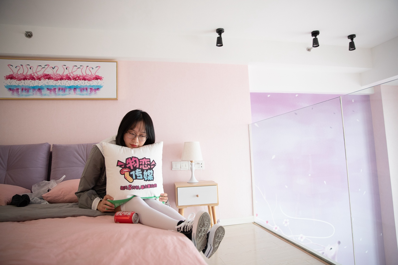 图片[102]-勿恋传媒 No.112 落落-荷叶边加白丝 [116P] – 速更版-美库