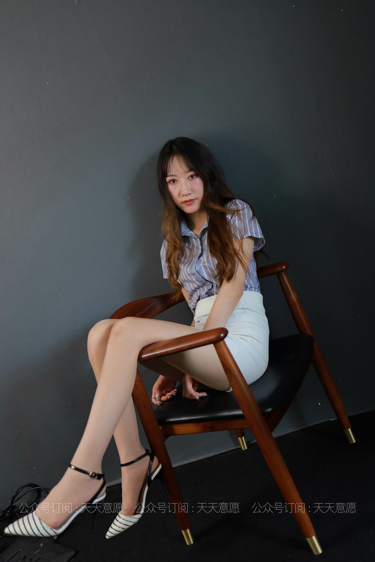 图片[15]-[IESS异思趣向] 耽丝 210611 小婕的迷人红高跟 [89P] – 速更版-美库