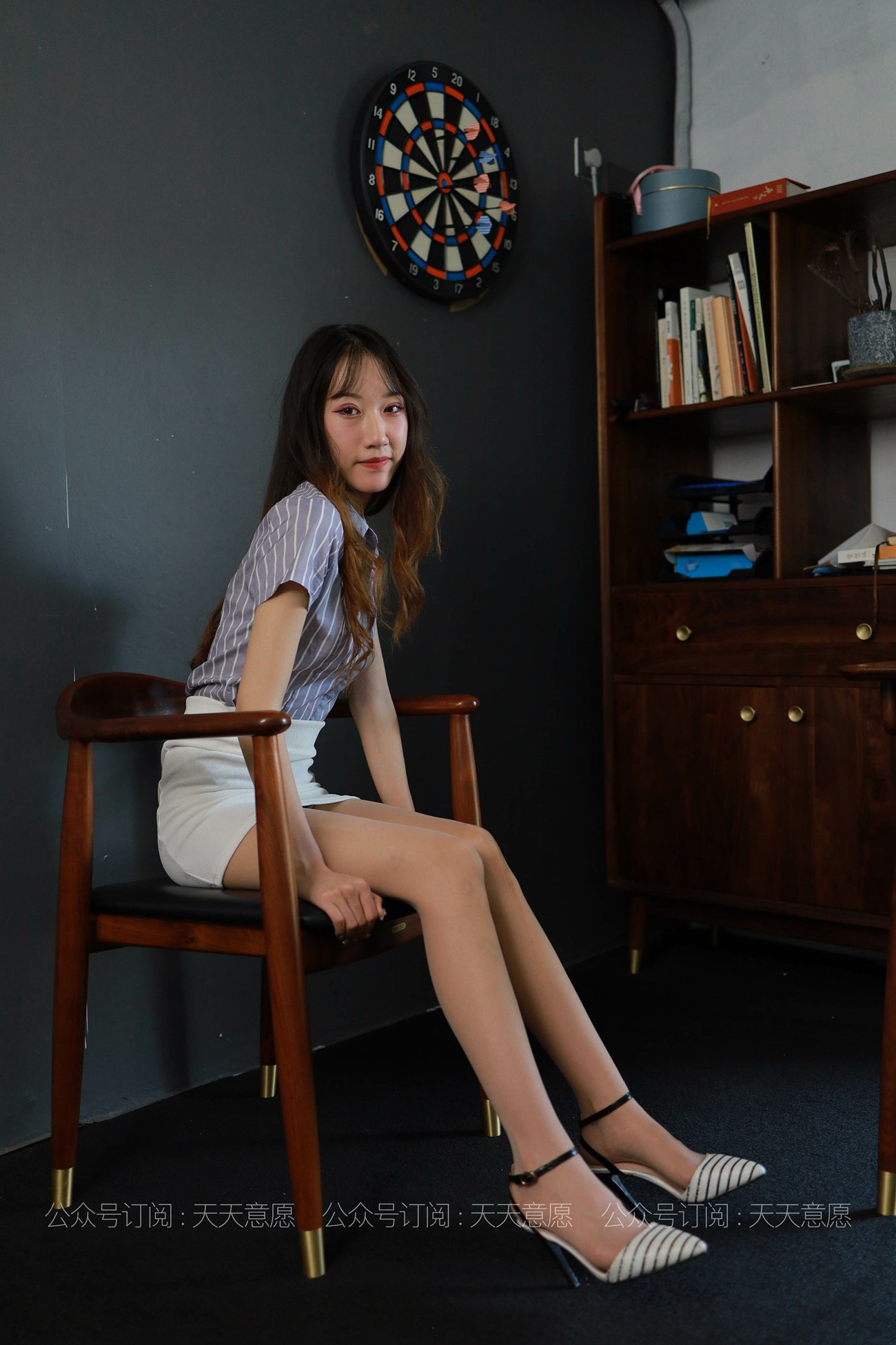 图片[24]-[IESS异思趣向] 耽丝 210611 小婕的迷人红高跟 [89P] – 速更版-美库