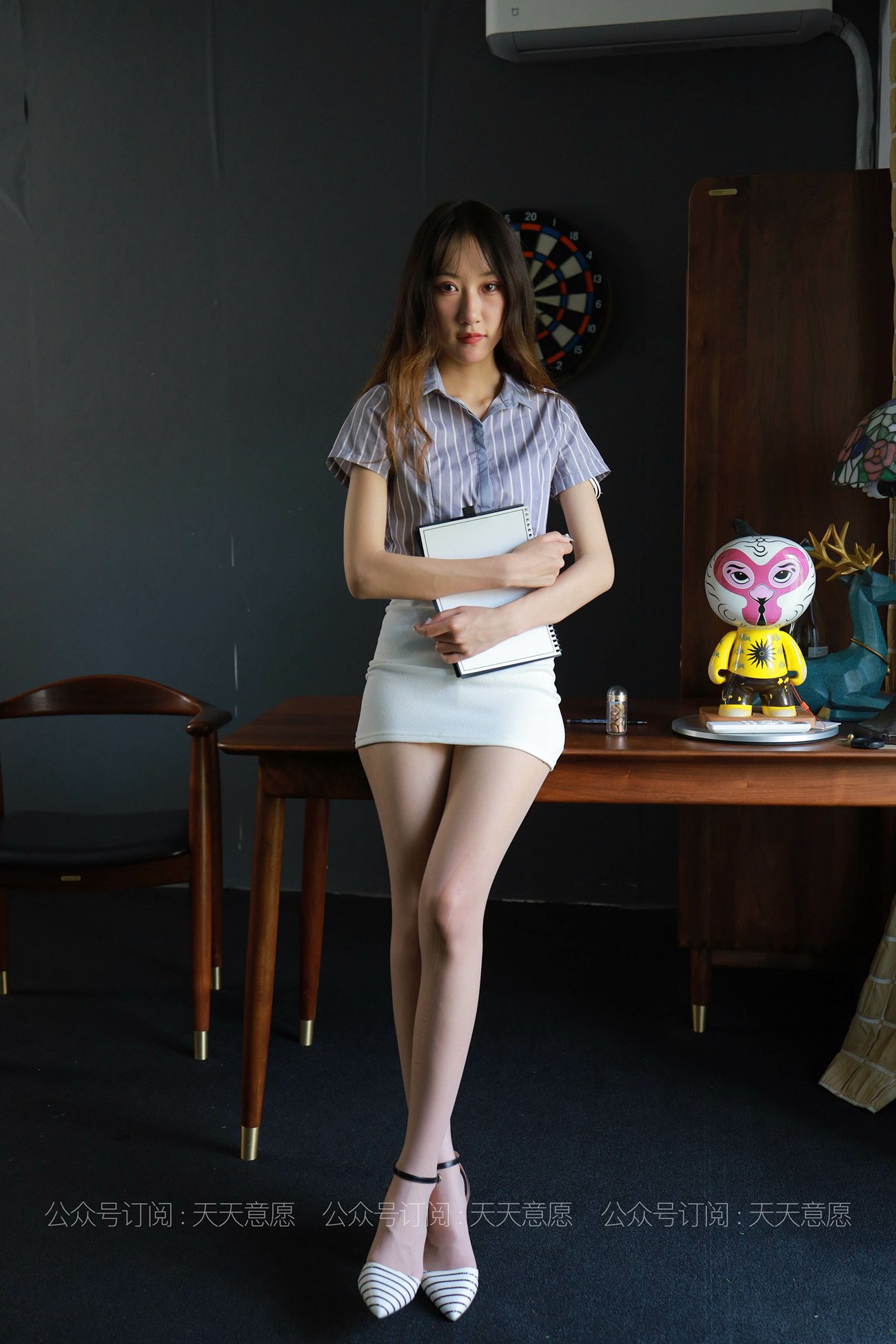 图片[31]-[IESS异思趣向] 耽丝 210611 小婕的迷人红高跟 [89P] – 速更版-美库