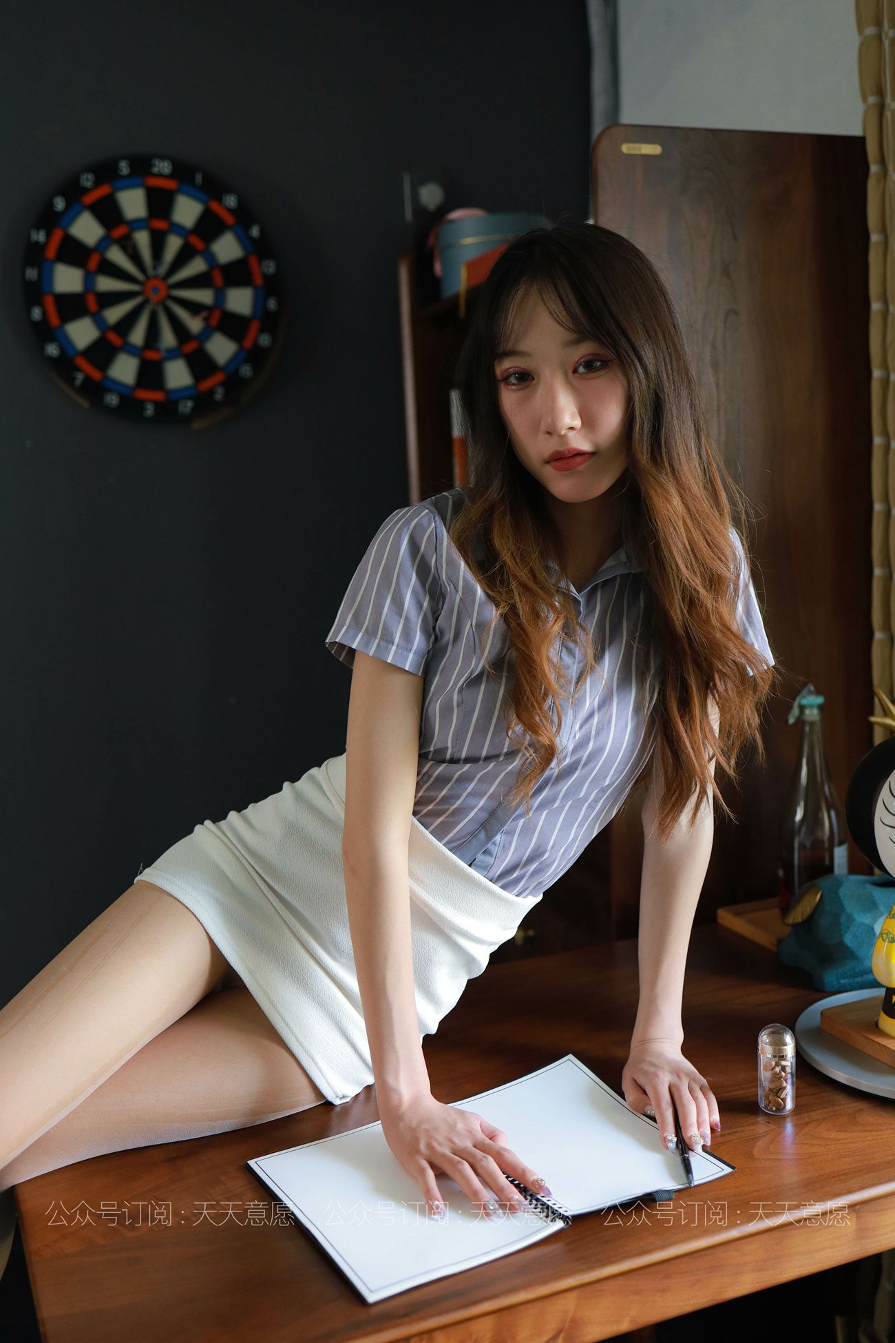 图片[70]-[IESS异思趣向] 耽丝 210611 小婕的迷人红高跟 [89P] – 速更版-美库