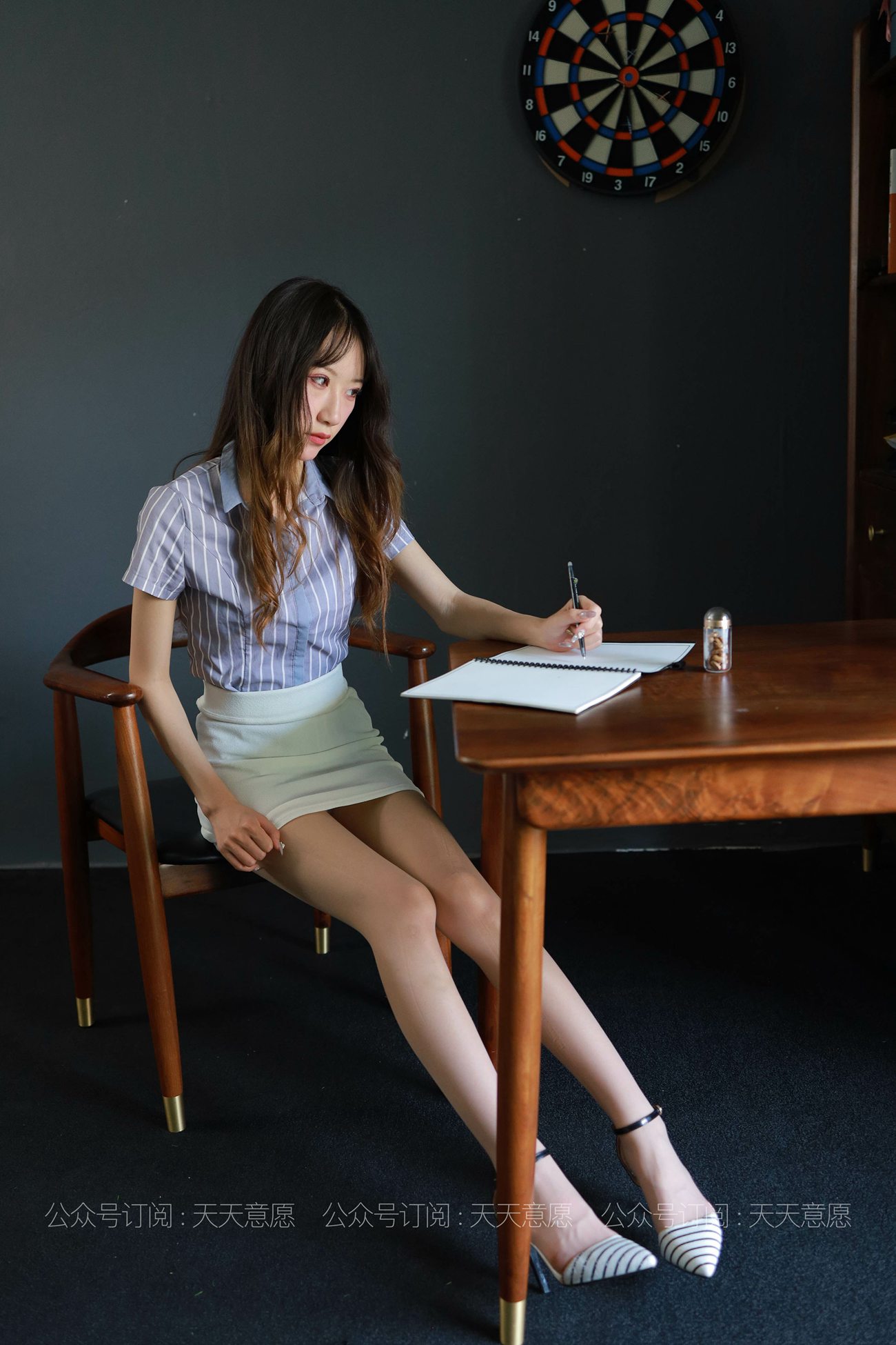 图片[74]-[IESS异思趣向] 耽丝 210611 小婕的迷人红高跟 [89P] – 速更版-美库