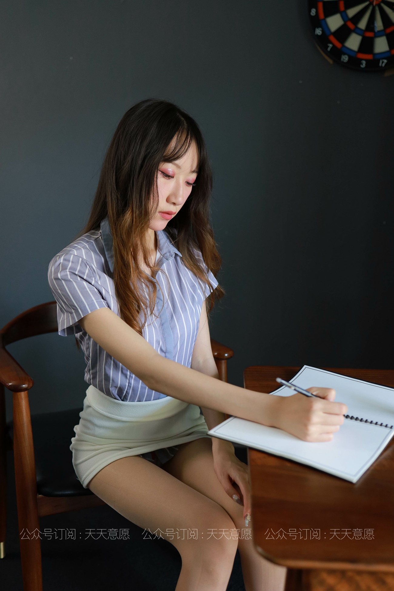 图片[77]-[IESS异思趣向] 耽丝 210611 小婕的迷人红高跟 [89P] – 速更版-美库