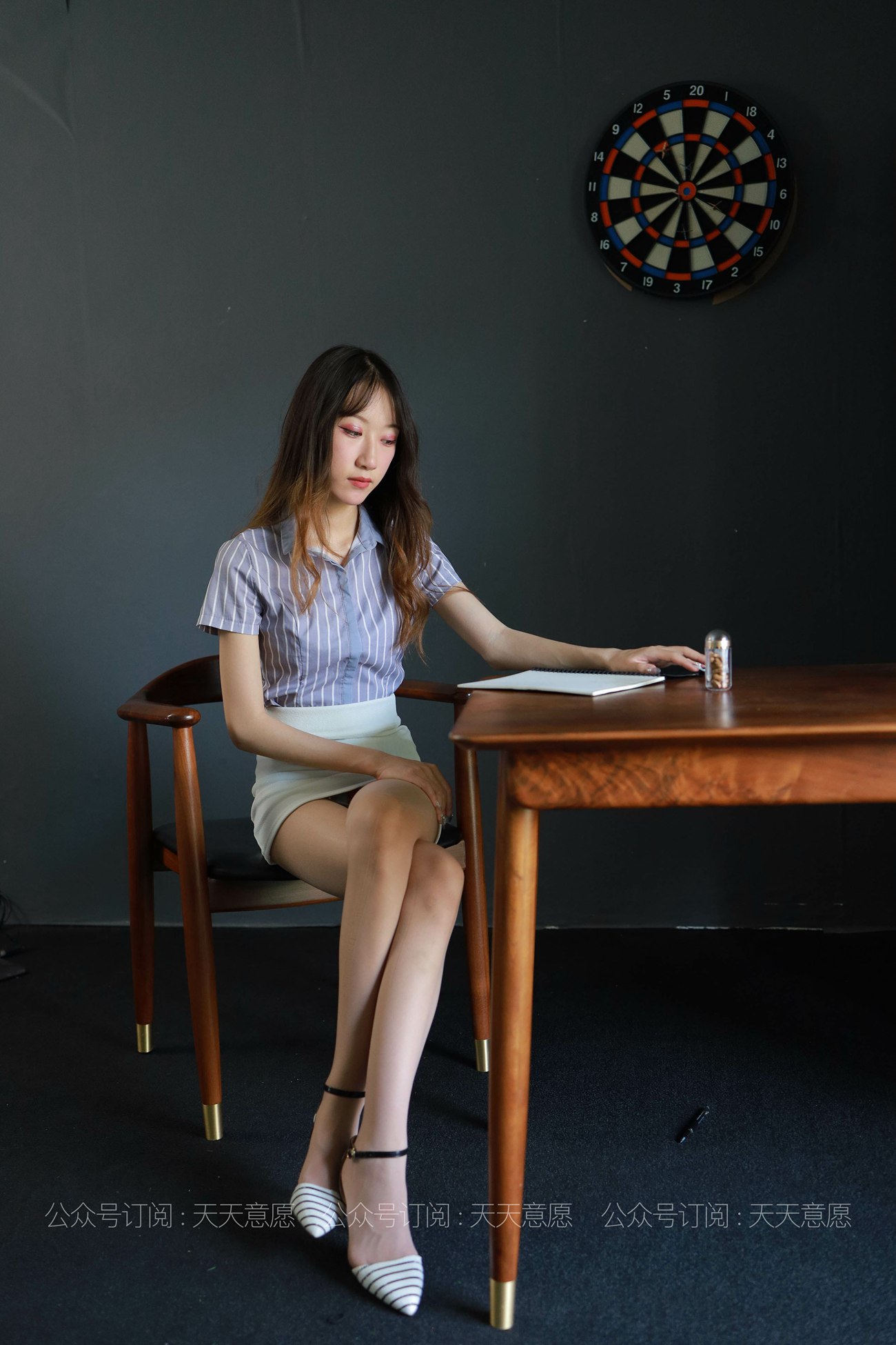 图片[78]-[IESS异思趣向] 耽丝 210611 小婕的迷人红高跟 [89P] – 速更版-美库