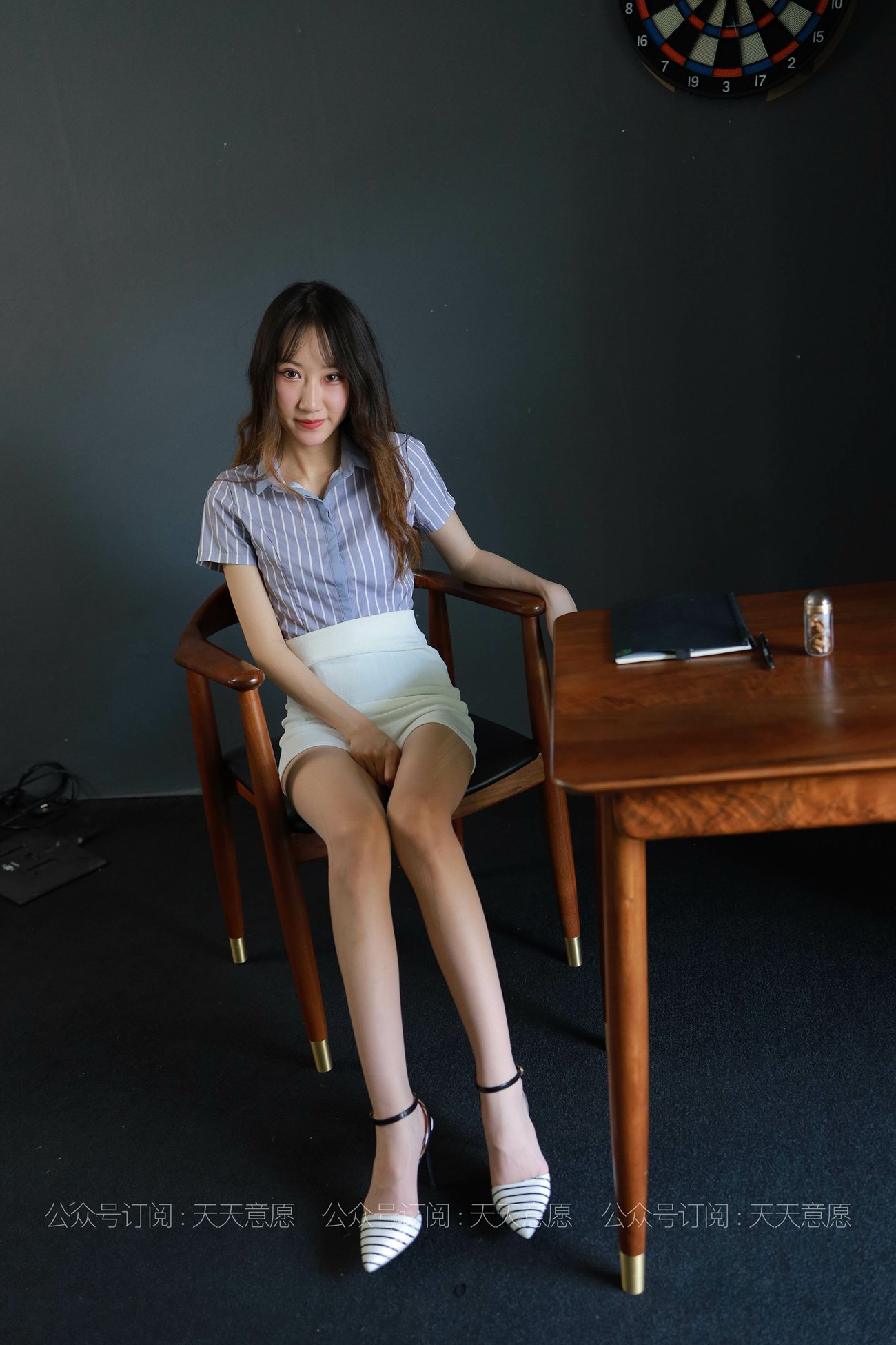 图片[84]-[IESS异思趣向] 耽丝 210611 小婕的迷人红高跟 [89P] – 速更版-美库