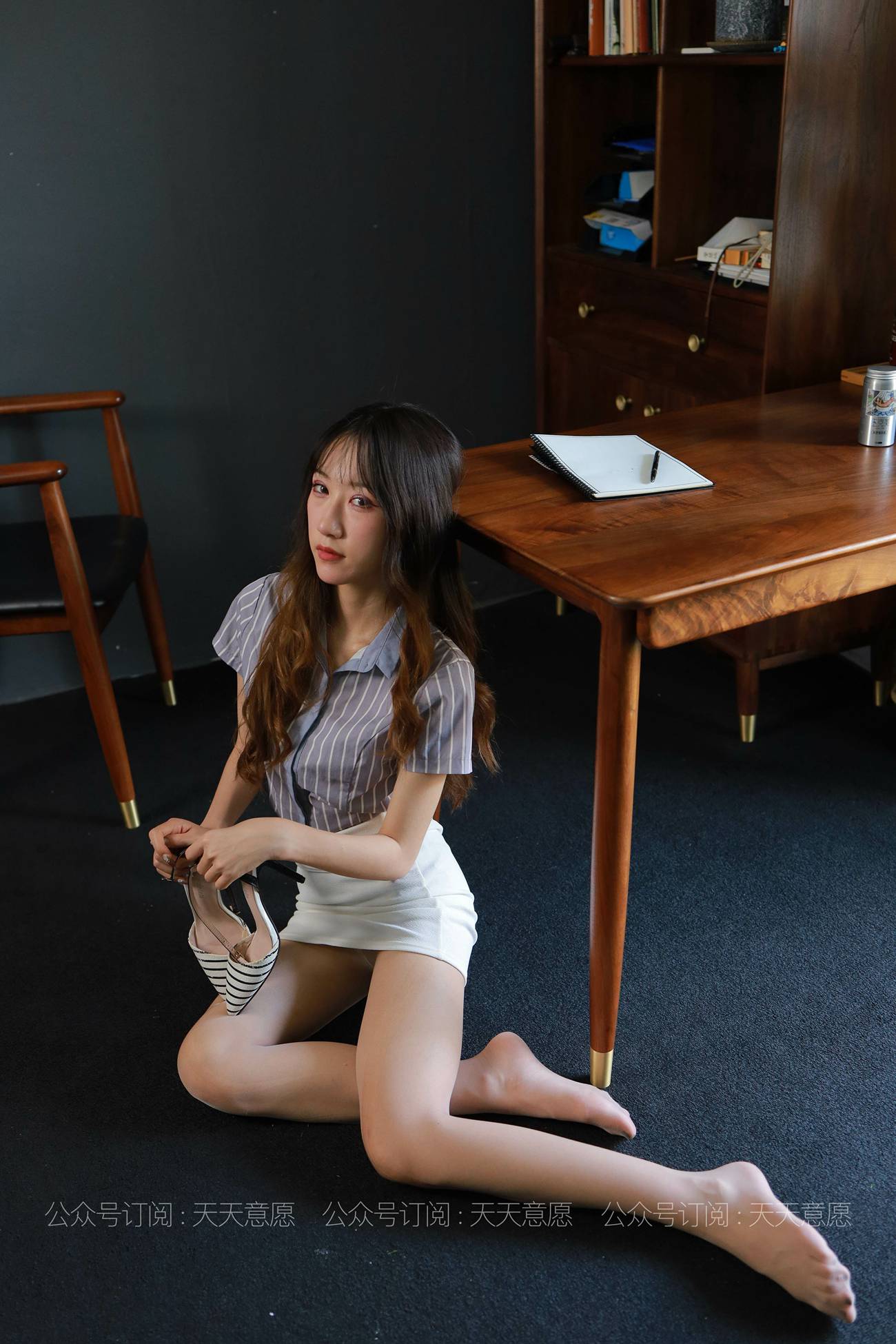 图片[89]-[IESS异思趣向] 耽丝 210611 小婕的迷人红高跟 [89P] – 速更版-美库