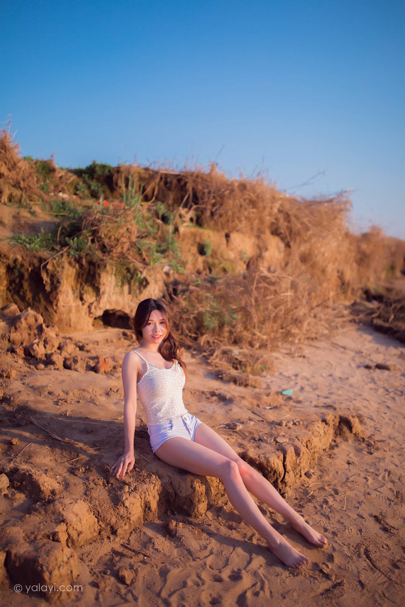 图片[6]-[YALAYI雅拉伊] 2021.09.19 No.843 跋山涉水 香草 [33P] – 速更版-美库