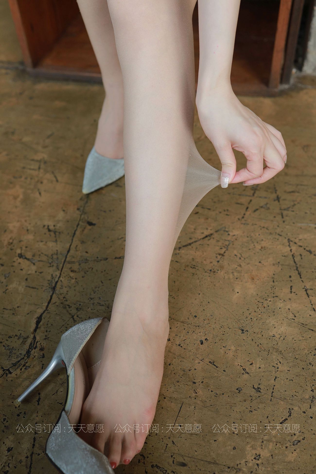 图片[77]-[IESS异思趣向] 耽丝 210617 九妹细腻如凝脂的美腿 [84P] – 速更版-美库