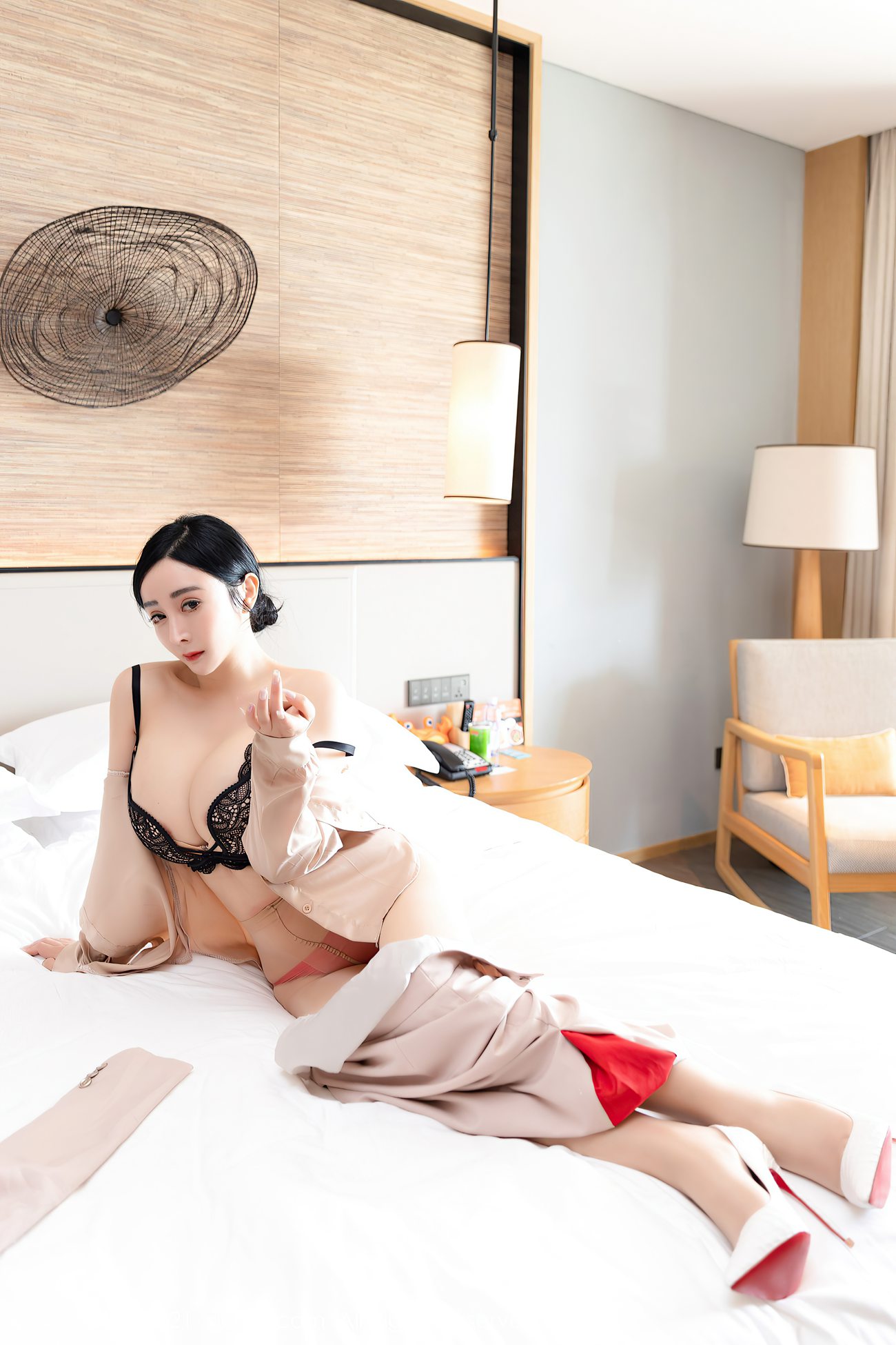 图片[19]-[XIUREN秀人网] 2021.04.08 No.3282 允爾 [61P/636MB] – 速更版-美库