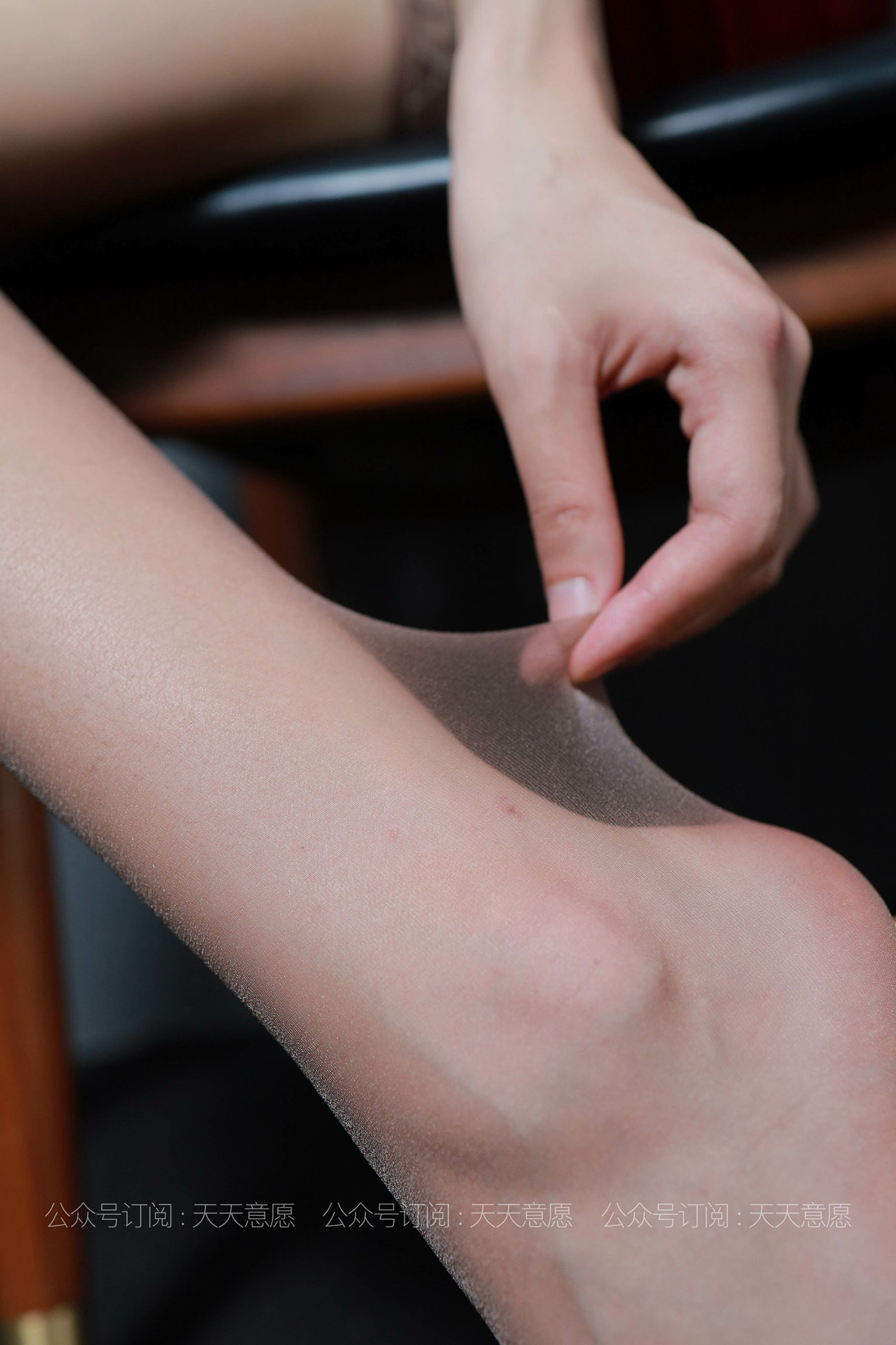 图片[31]-[IESS异思趣向] 耽丝 210625 肉肉的诱惑红裙装 [84P] – 速更版-美库